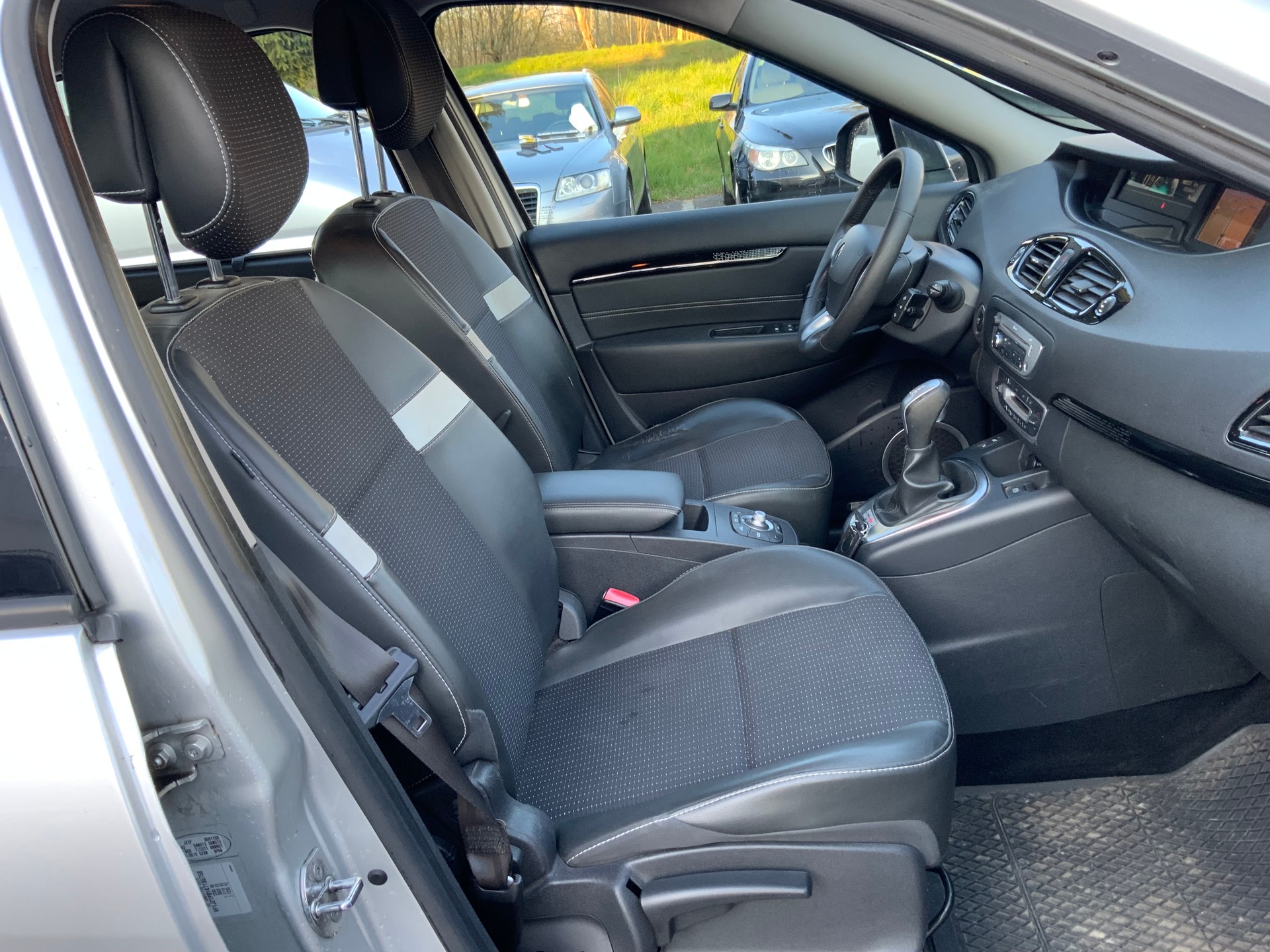 RENAULT Grand Scénic 2.0 16V Dynamique X-Tronic CVT-image-11