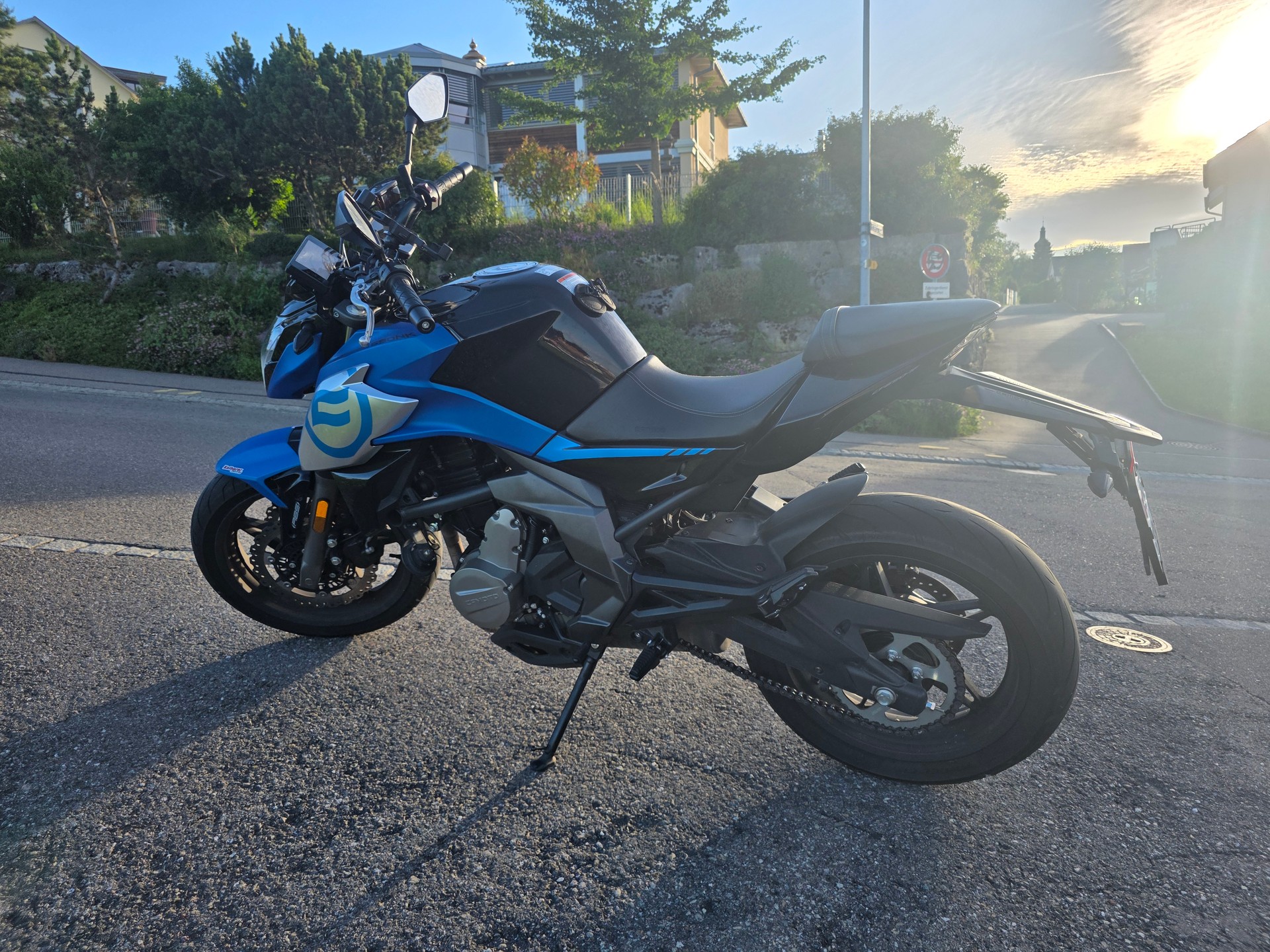 CF MOTO 650 NK-image-3