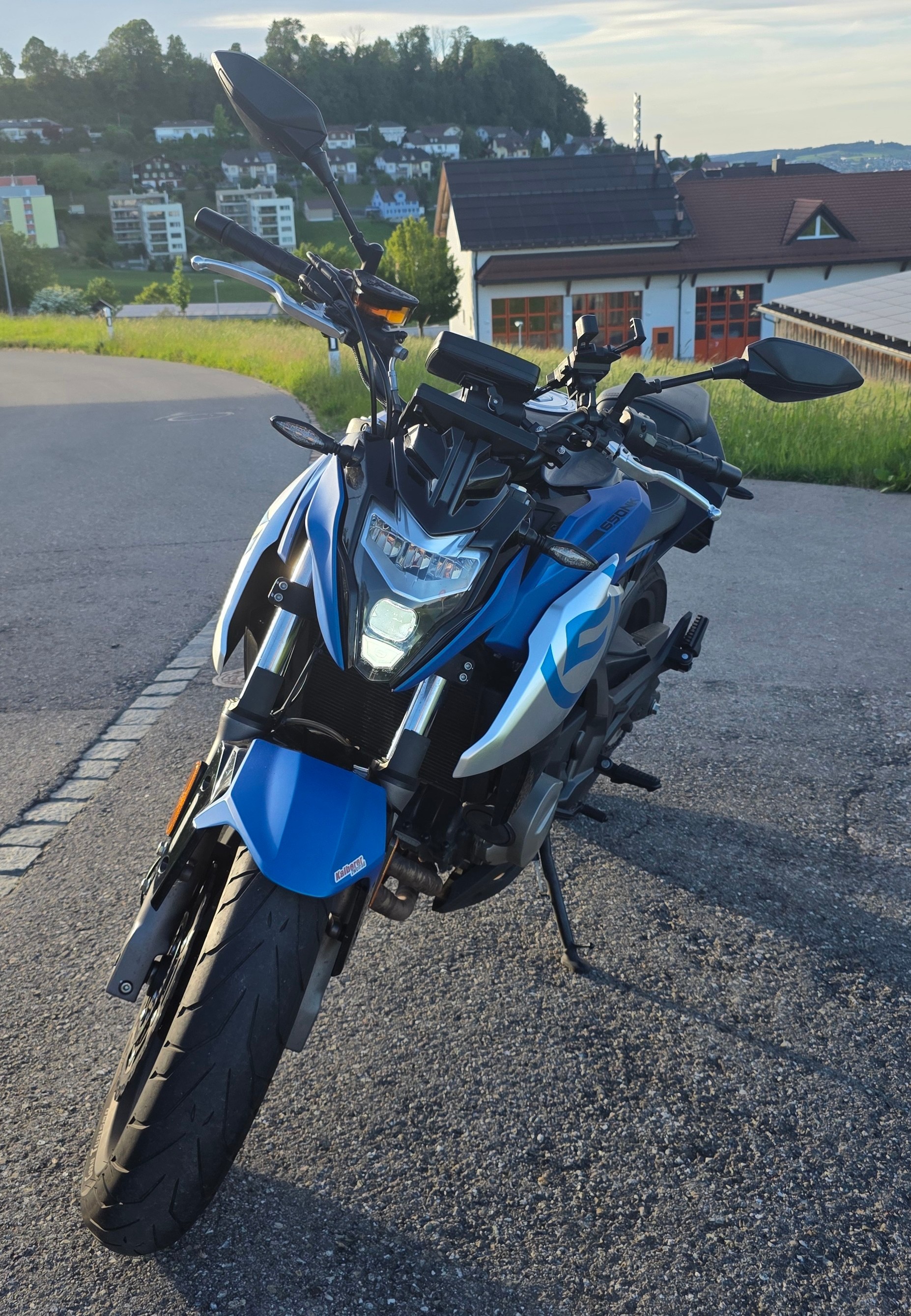 CF MOTO 650 NK-image-2