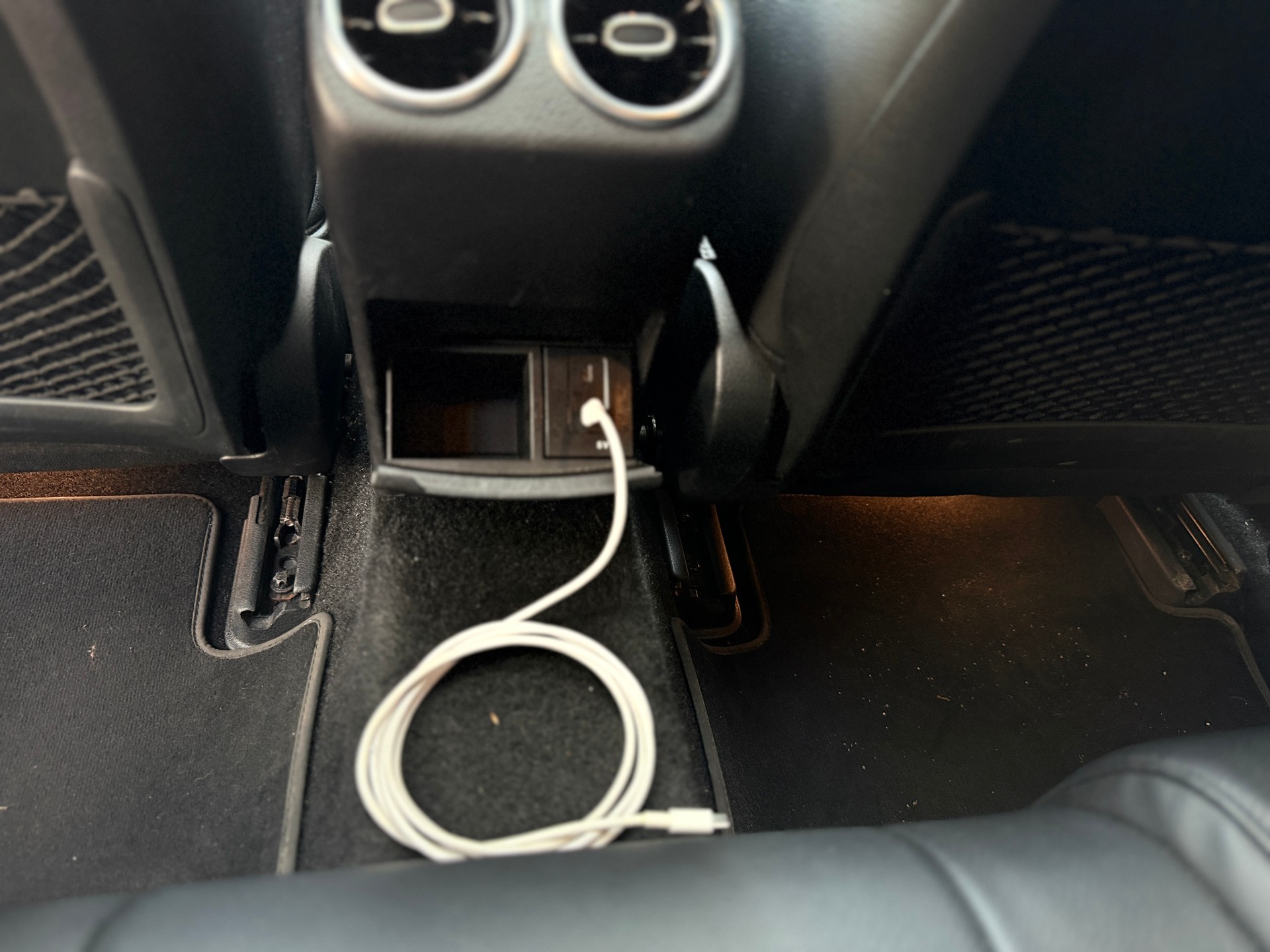 MERCEDES-BENZ A 250 4Matic AMG Line 4Matic 7G-DCT-image-10