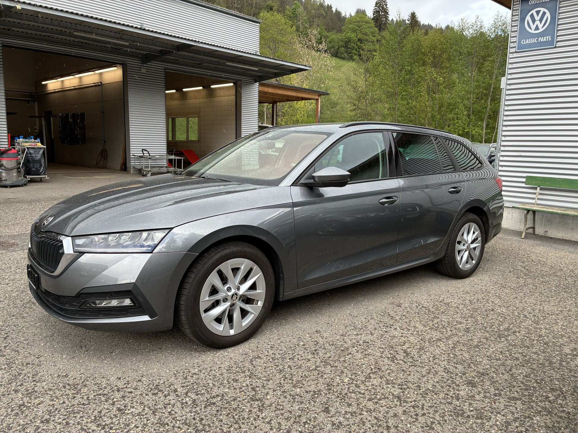 SKODA Octavia Combi 2.0 TSI Ambition DSG 4x4-image-1