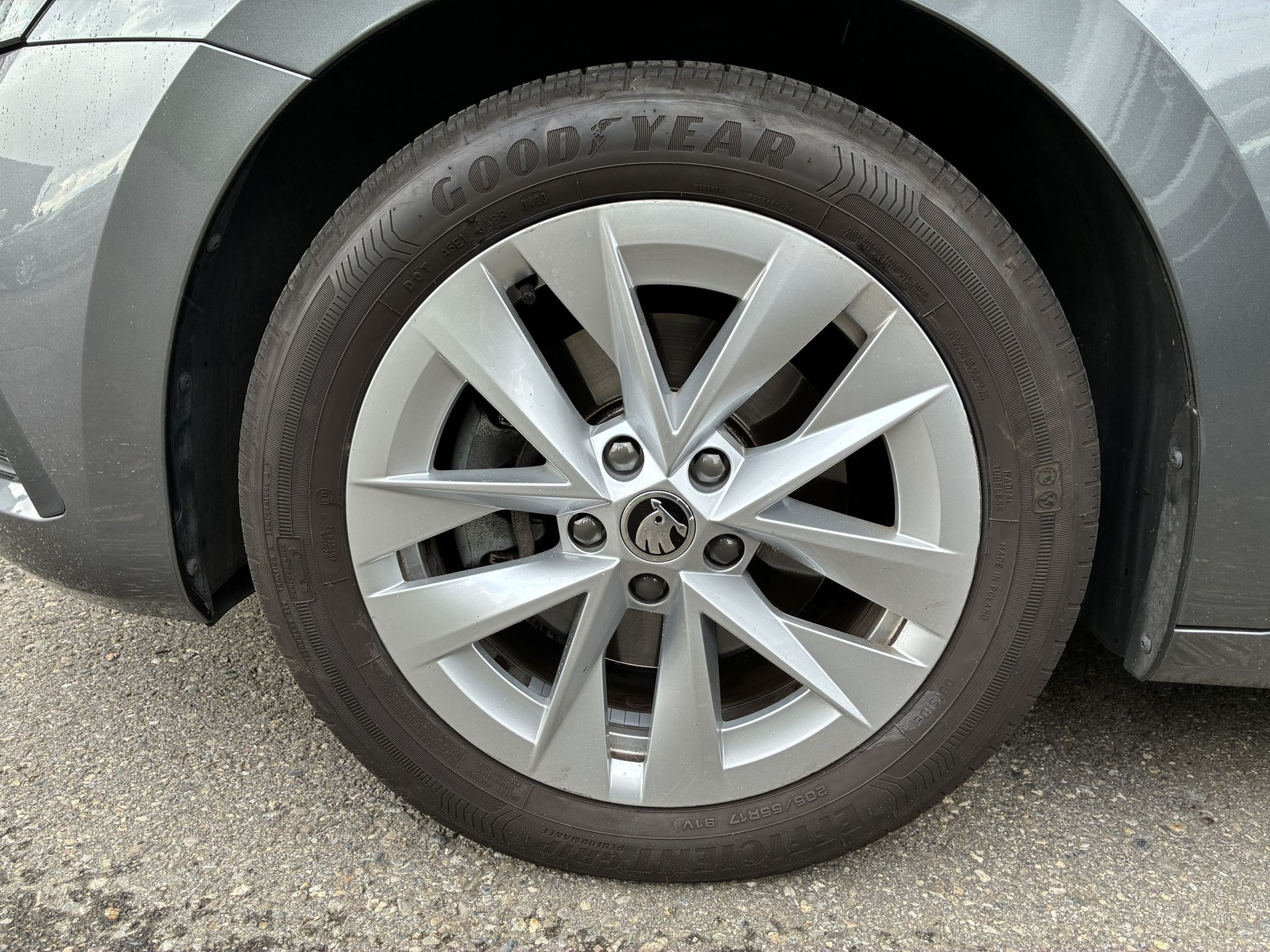 SKODA Octavia Combi 2.0 TSI Ambition DSG 4x4-image-13