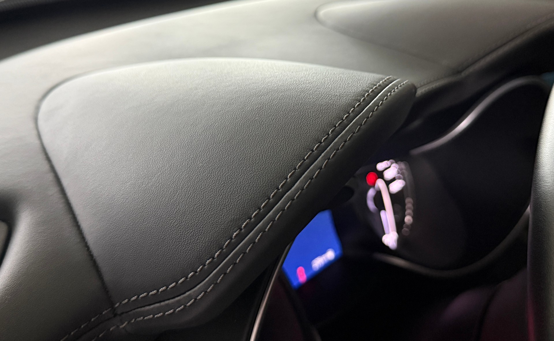 ALFA ROMEO Stelvio 2.9 V6 Quadrifoglio Sky Q4*CH-Fz. Servicekostenlos 10J. / 100'000 Km.*Tieferlegung*Distanzscheiben*Vollausstattung*-image-13