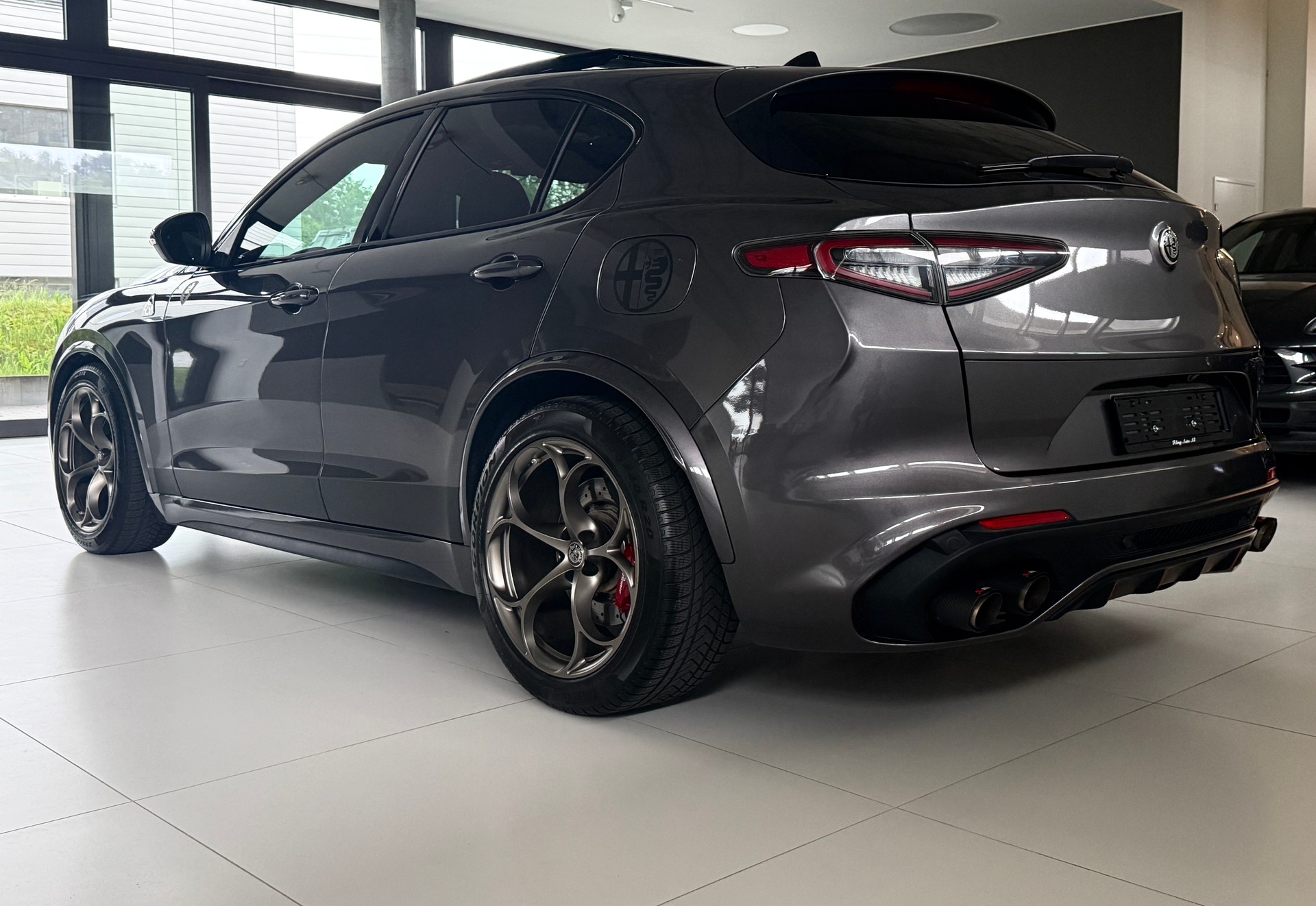 ALFA ROMEO Stelvio 2.9 V6 Quadrifoglio Sky Q4*CH-Fz. Servicekostenlos 10J. / 100'000 Km.*Tieferlegung*Distanzscheiben*Vollausstattung*-image-30