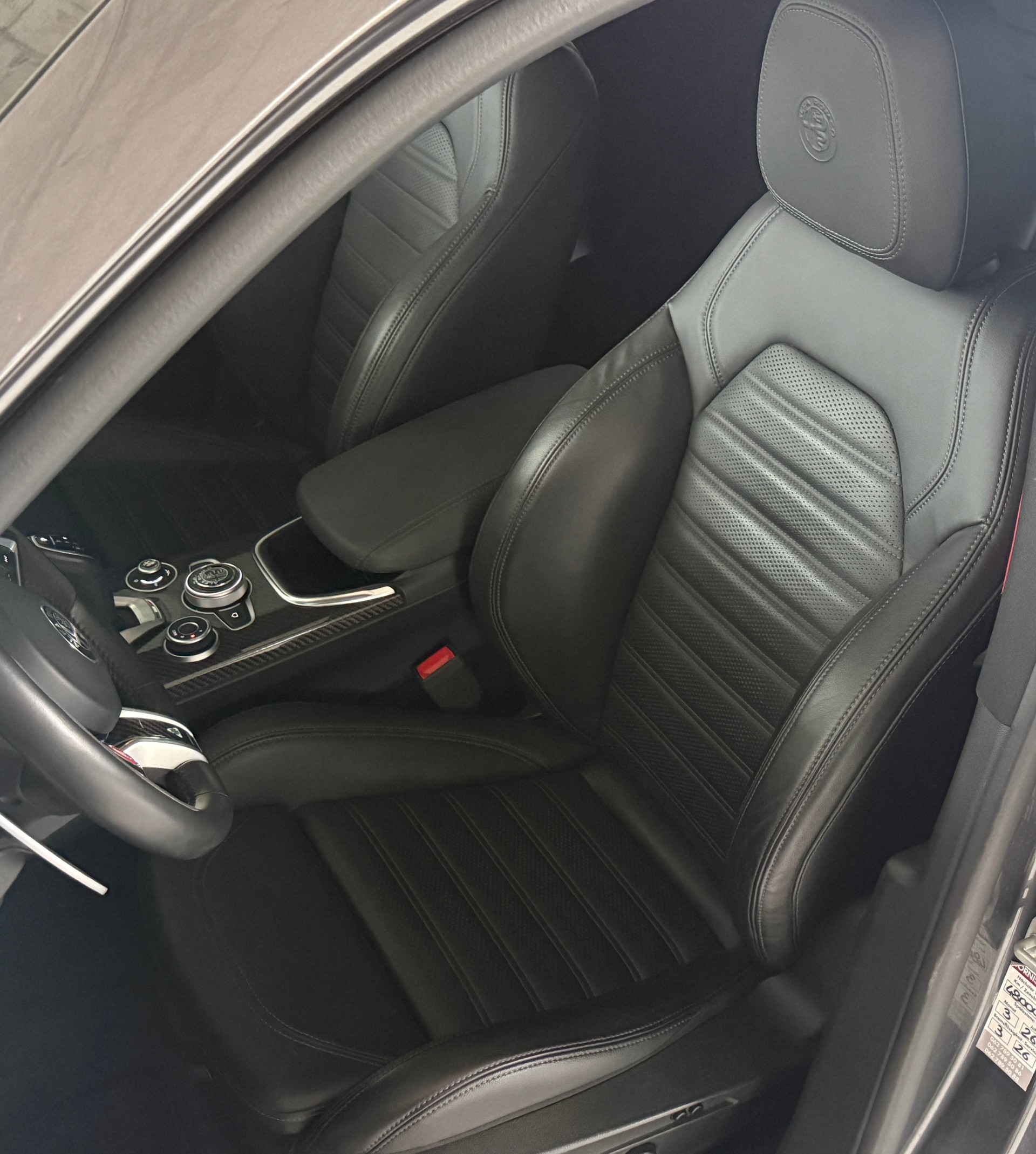 ALFA ROMEO Stelvio 2.9 V6 Quadrifoglio Sky Q4*CH-Fz. Servicekostenlos 10J. / 100'000 Km.*Tieferlegung*Distanzscheiben*Vollausstattung*-image-14