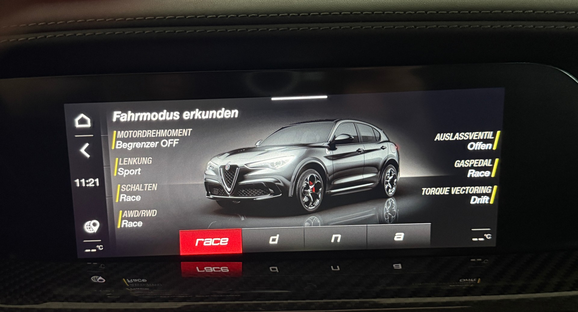 ALFA ROMEO Stelvio 2.9 V6 Quadrifoglio Sky Q4*CH-Fz. Servicekostenlos 10J. / 100'000 Km.*Tieferlegung*Distanzscheiben*Vollausstattung*-image-27