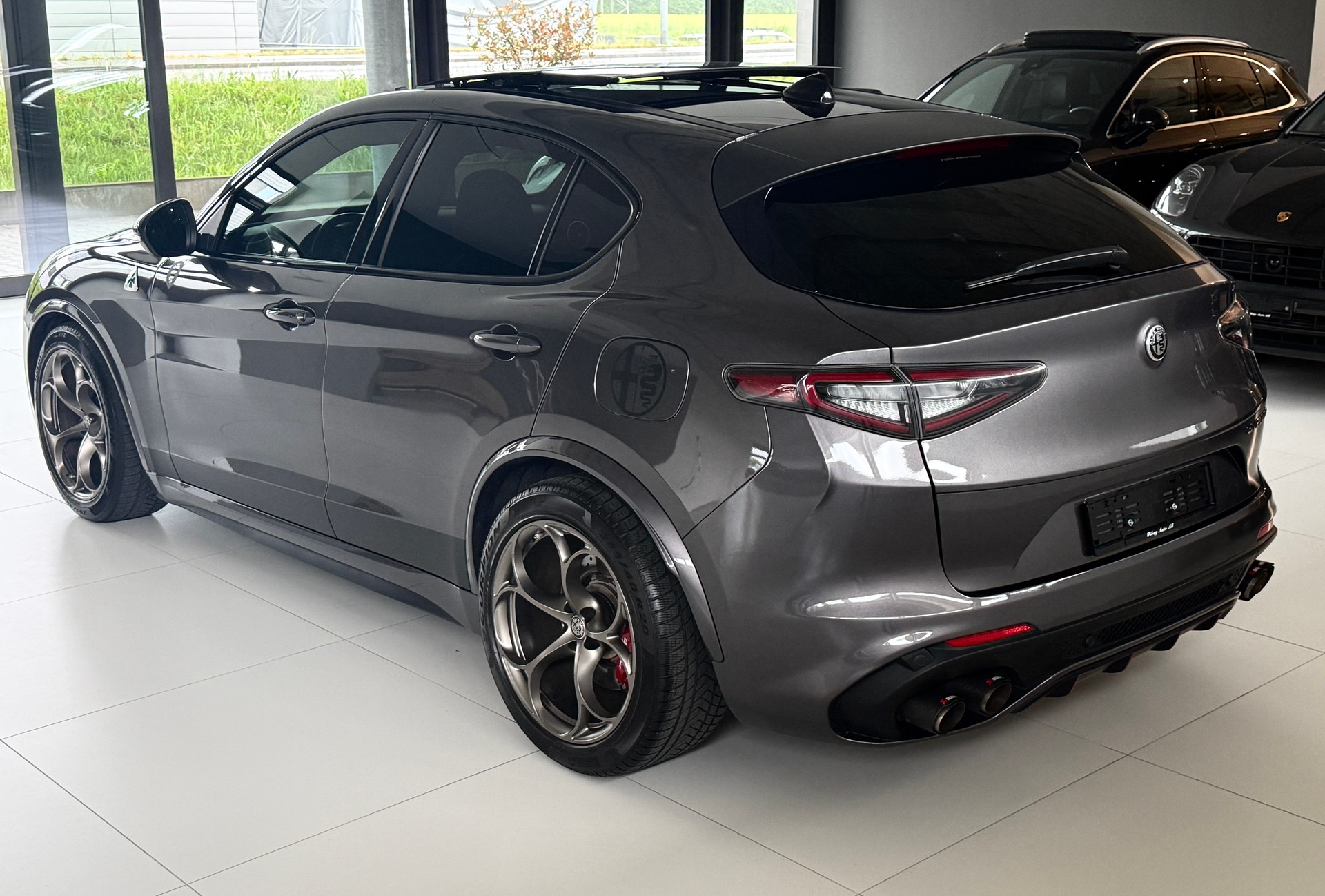 ALFA ROMEO Stelvio 2.9 V6 Quadrifoglio Sky Q4*CH-Fz. Servicekostenlos 10J. / 100'000 Km.*Tieferlegung*Distanzscheiben*Vollausstattung*-image-31