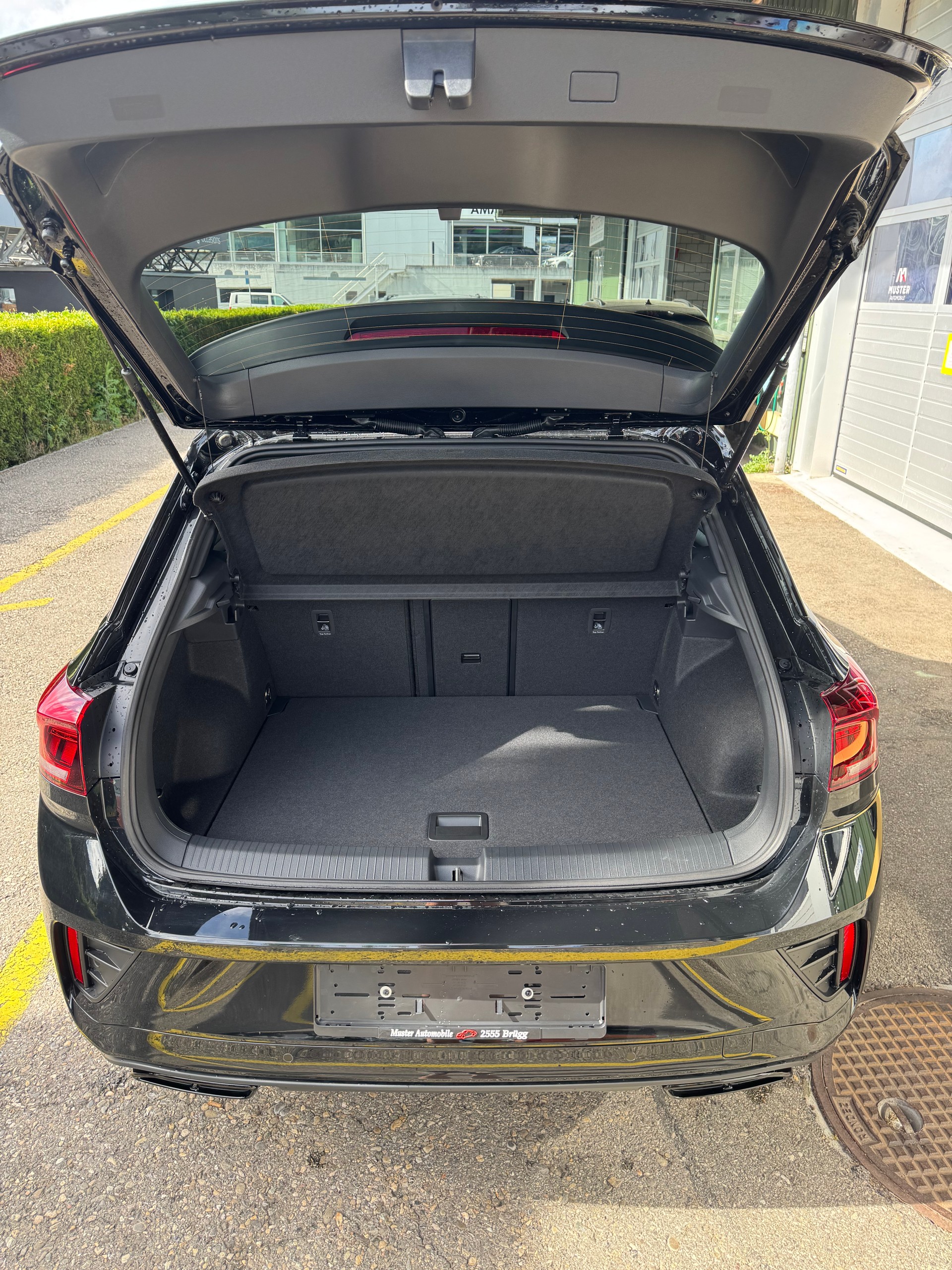 VW T-Roc 1.5 TSI EVO R-Line DSG Black Pack Anhängerkupplung 19 Zoll Alu Glasschiebedach mit 40 % Rabatt !-image-16