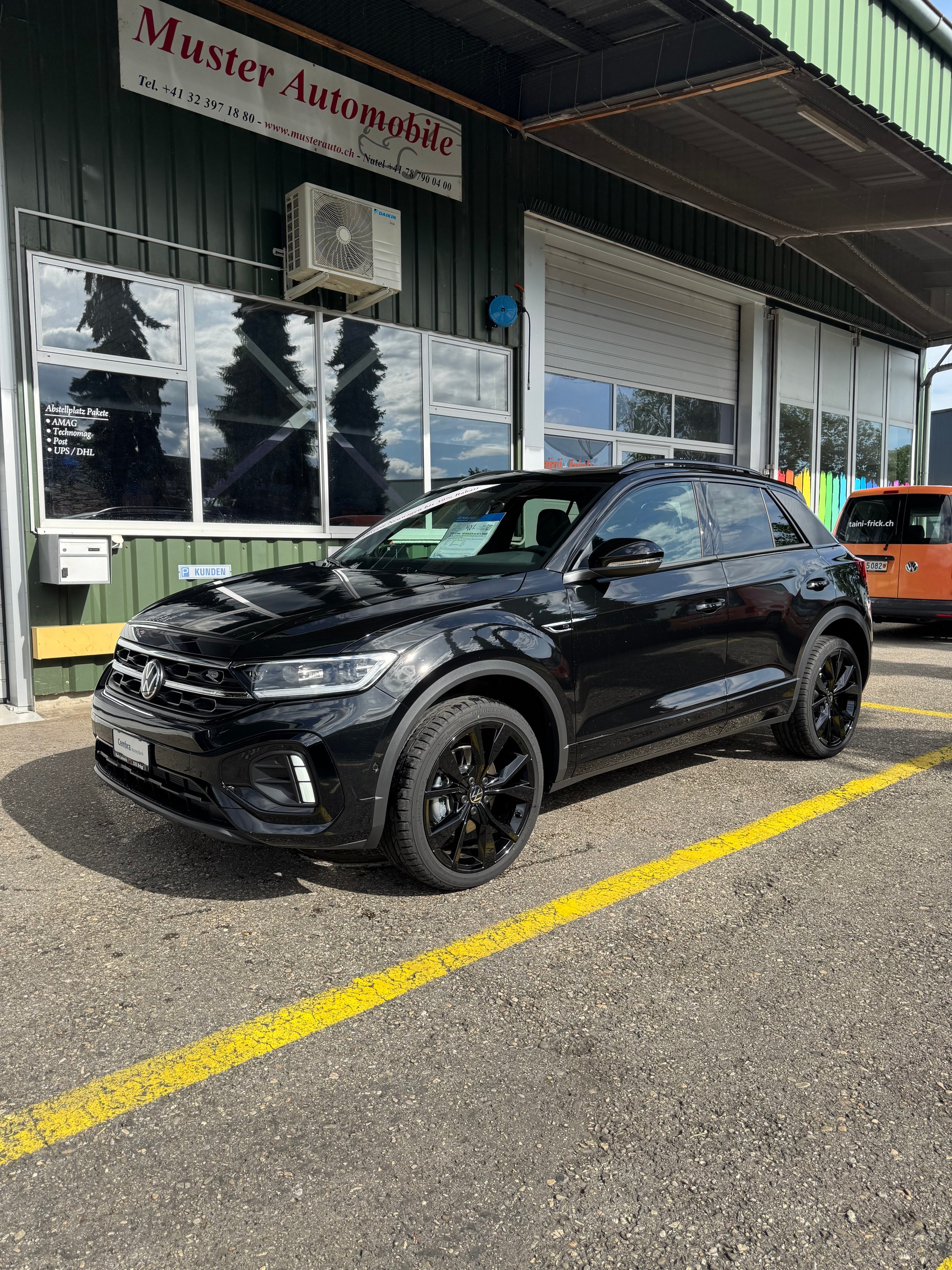 VW T-Roc 1.5 TSI EVO R-Line DSG Black Pack Anhängerkupplung 19 Zoll Alu Glasschiebedach mit 40 % Rabatt !