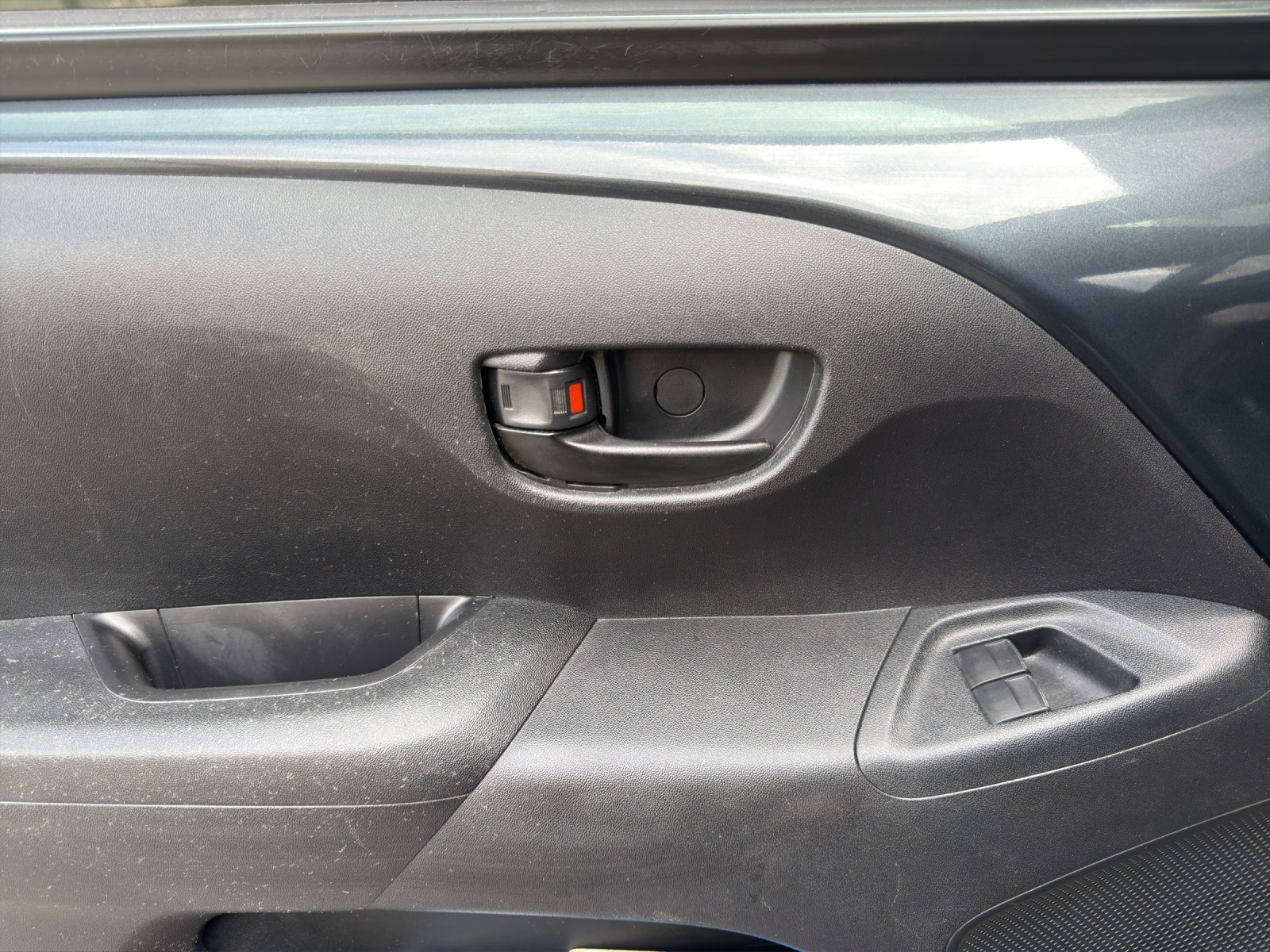 CITROEN C1 1.0 VTi Shine Airscape ETG5-image-11