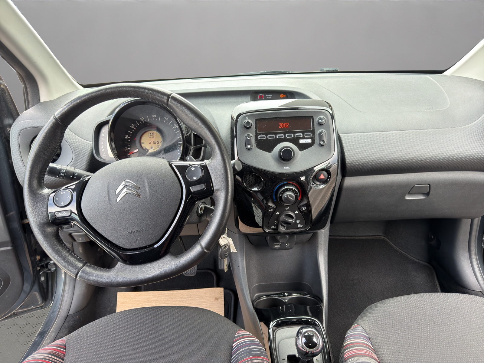 CITROEN C1 1.0 VTi Shine Airscape ETG5-image-13