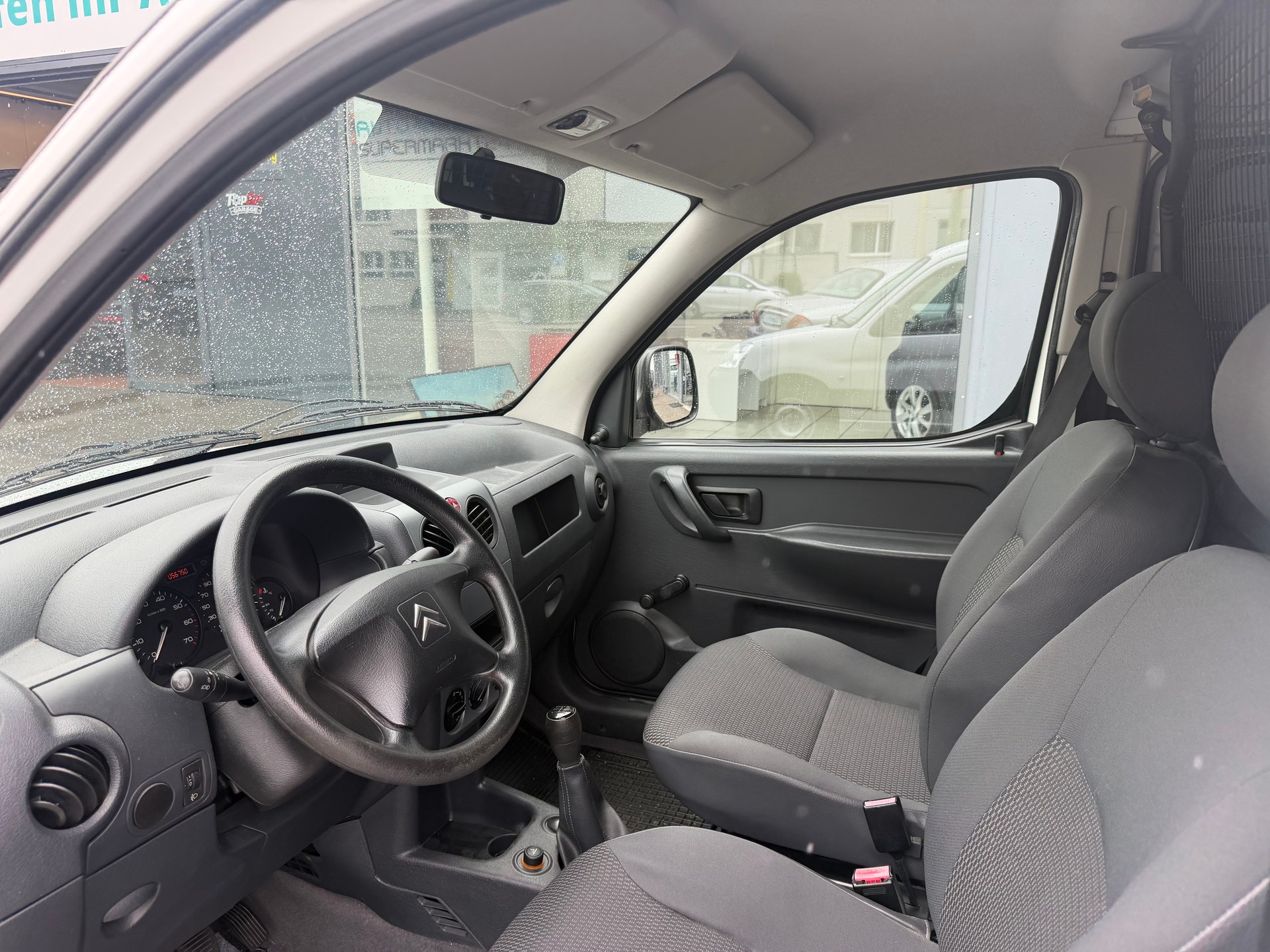 CITROEN Berlingo 1.4 600-image-12