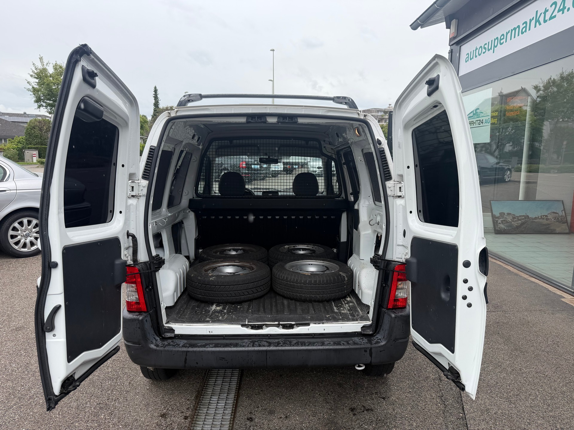 CITROEN Berlingo 1.4 600-image-10