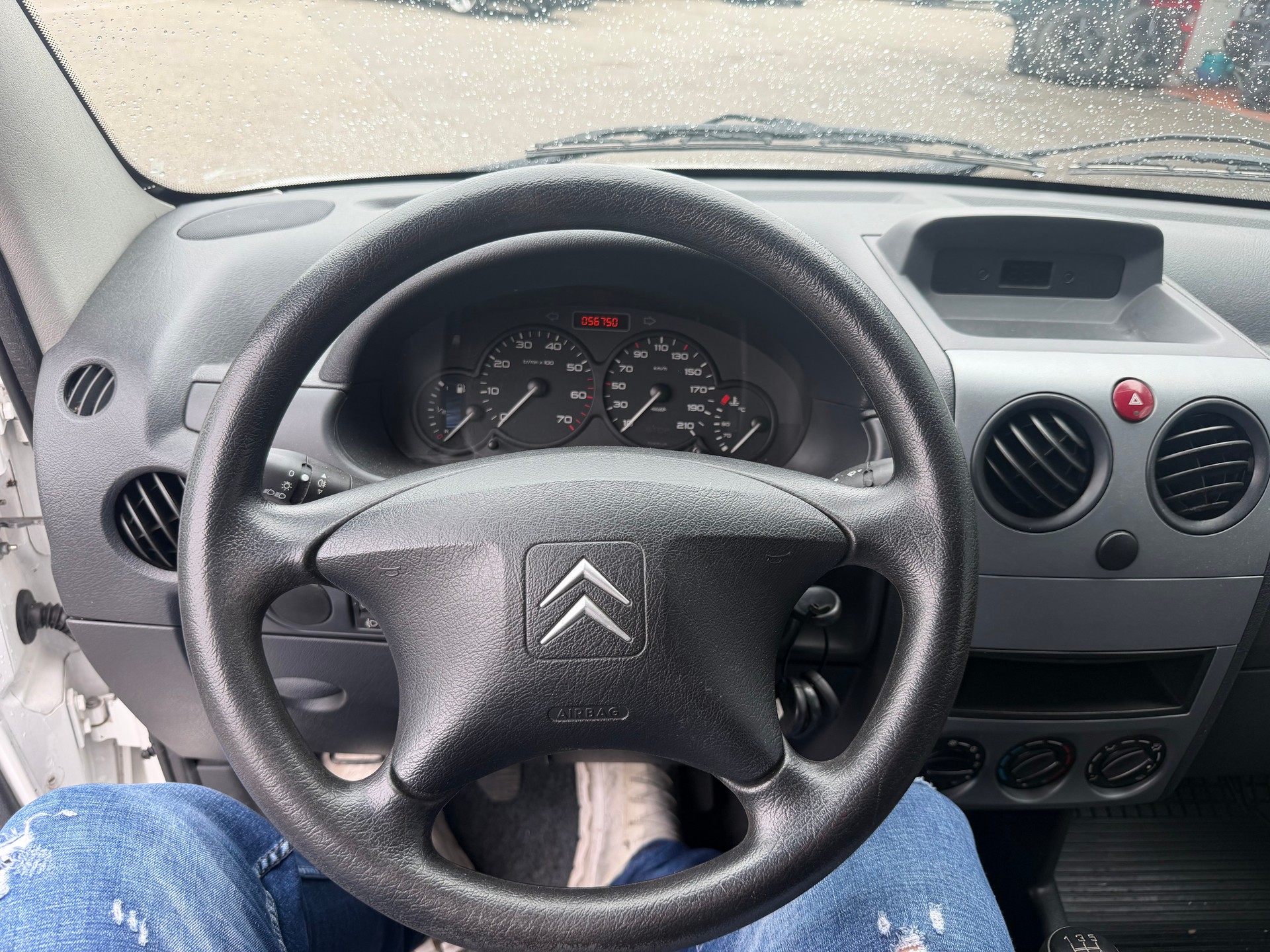 CITROEN Berlingo 1.4 600-image-13