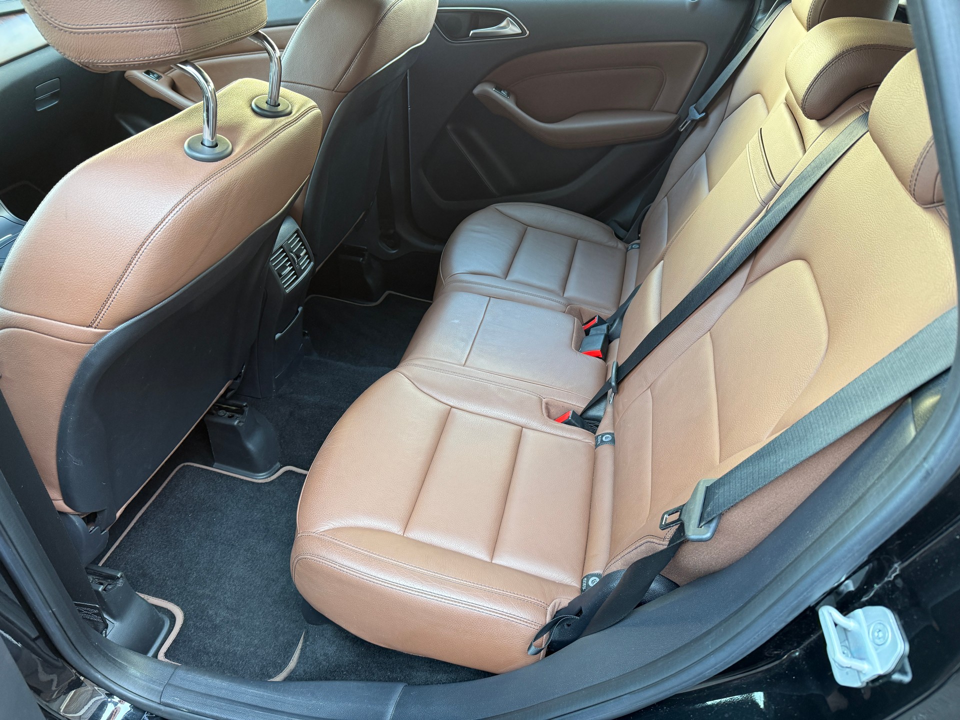MERCEDES-BENZ B 200 7G-DCT-image-11