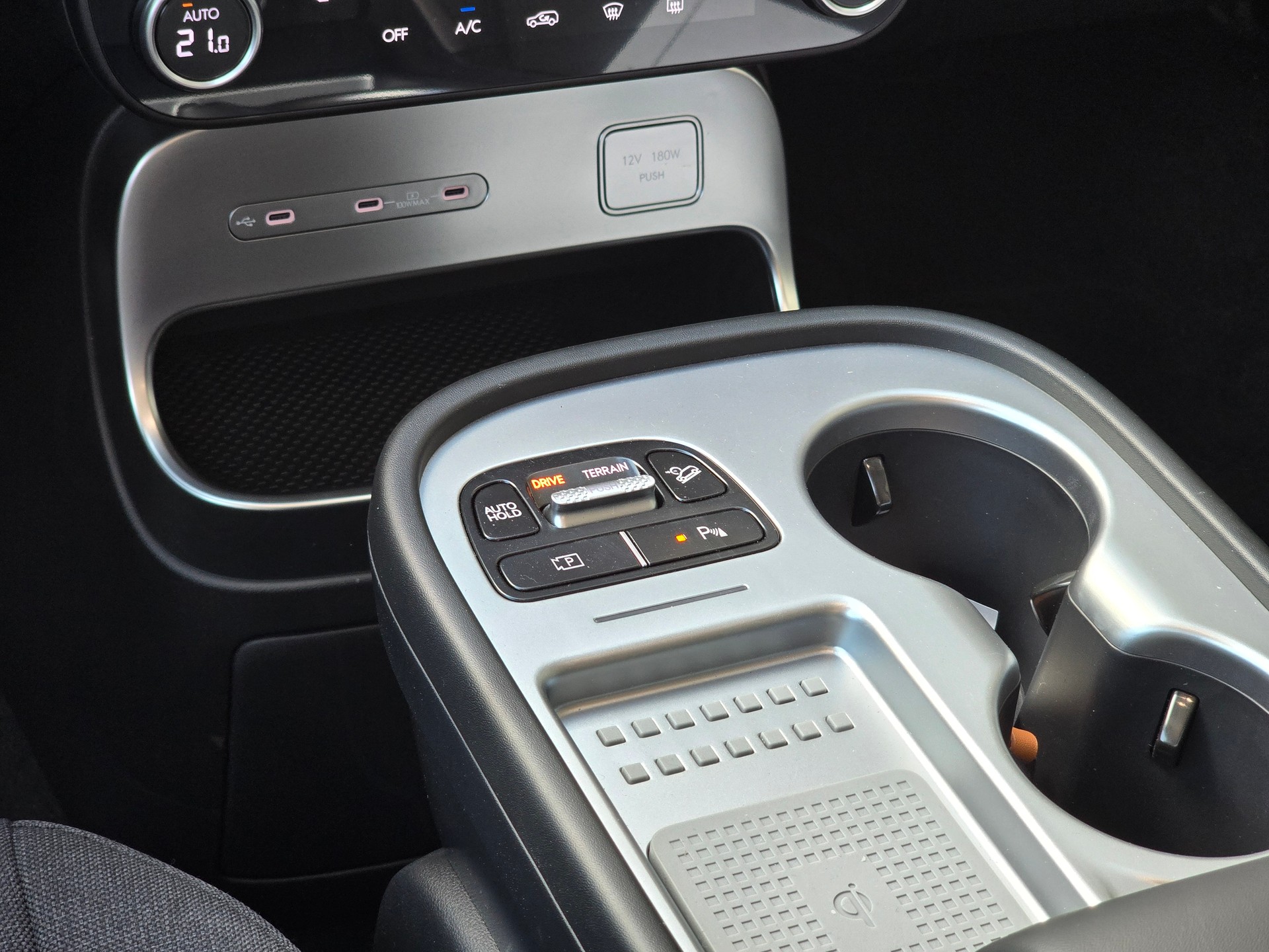 HYUNDAI Ioniq 9 110kWh Amplia 4WD-image-6