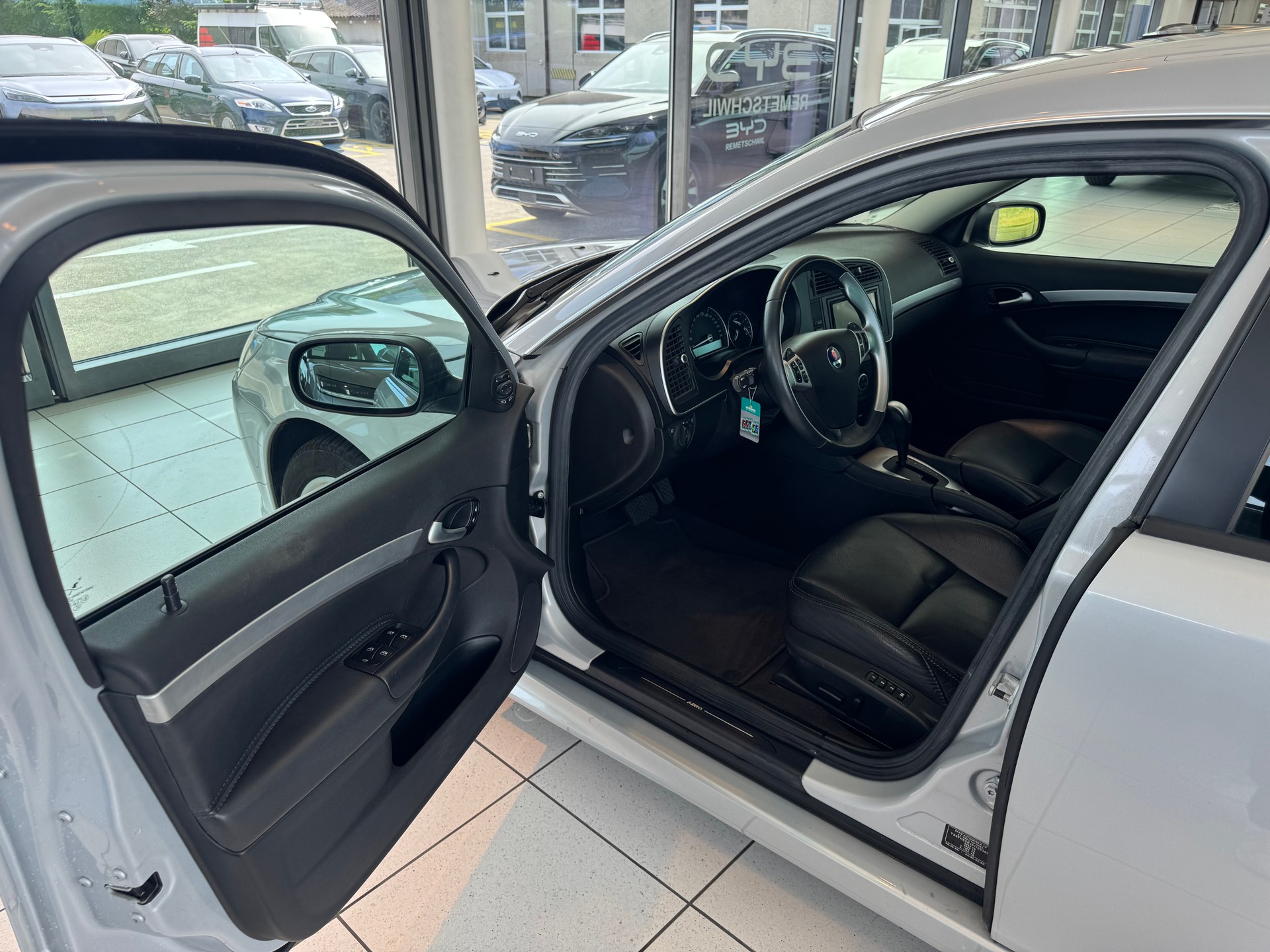 SAAB 9-3 2.8T V6 Aero XWD Automatic-image-9