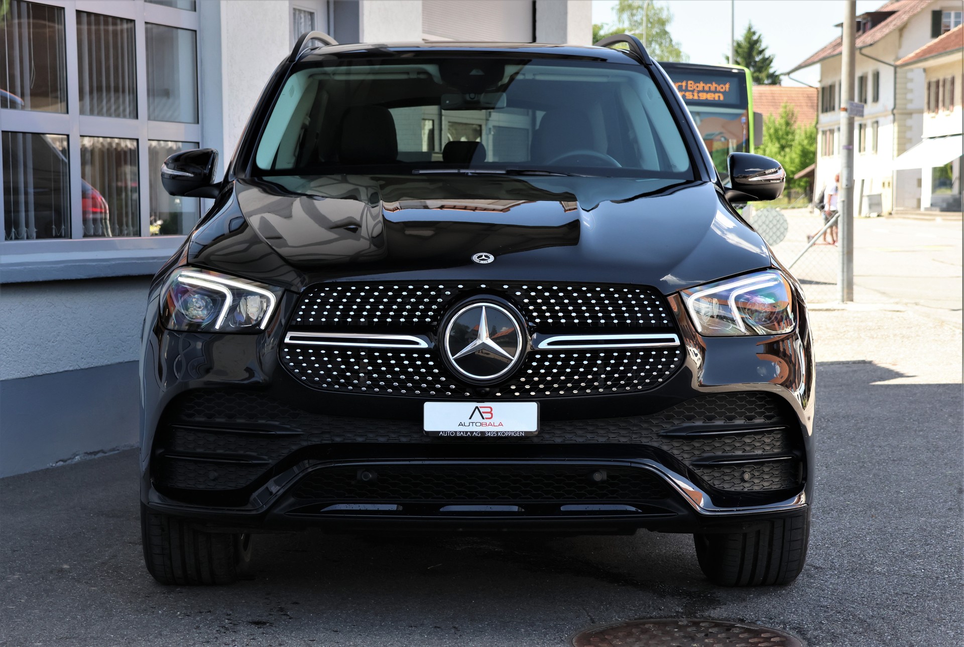 MERCEDES-BENZ GLE 300 d 4Matic AMG Line 9G-Tronic (CH)-showroom-element-1