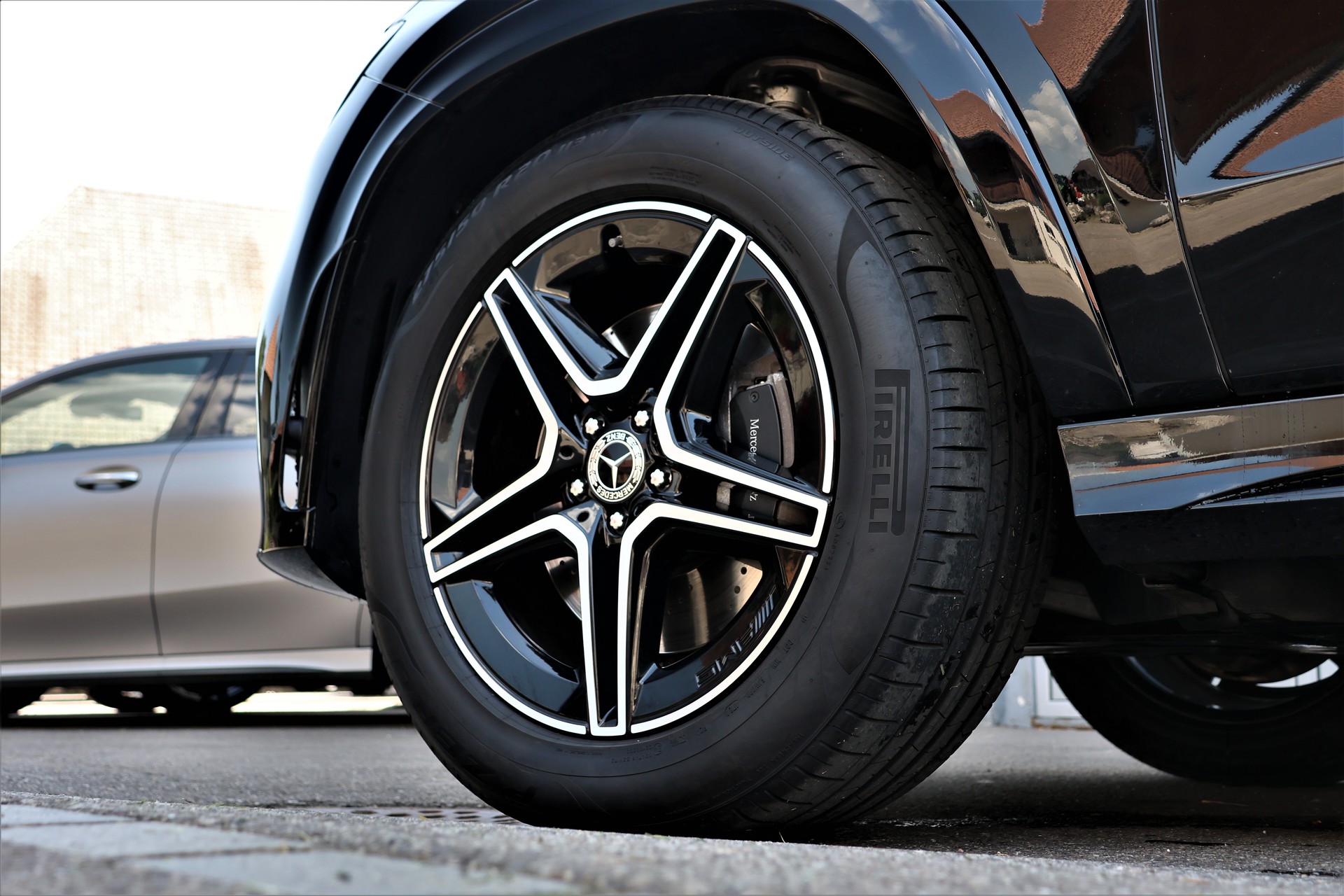 MERCEDES-BENZ GLE 300 d 4Matic AMG Line 9G-Tronic (CH)-image-6