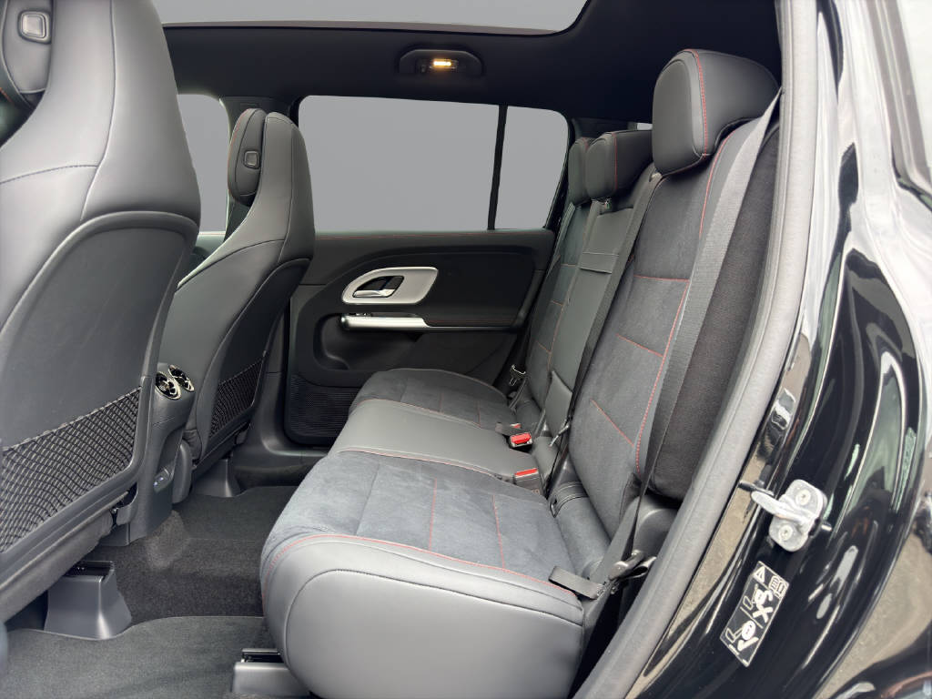 MERCEDES-BENZ GLB 220 4matic-image-12