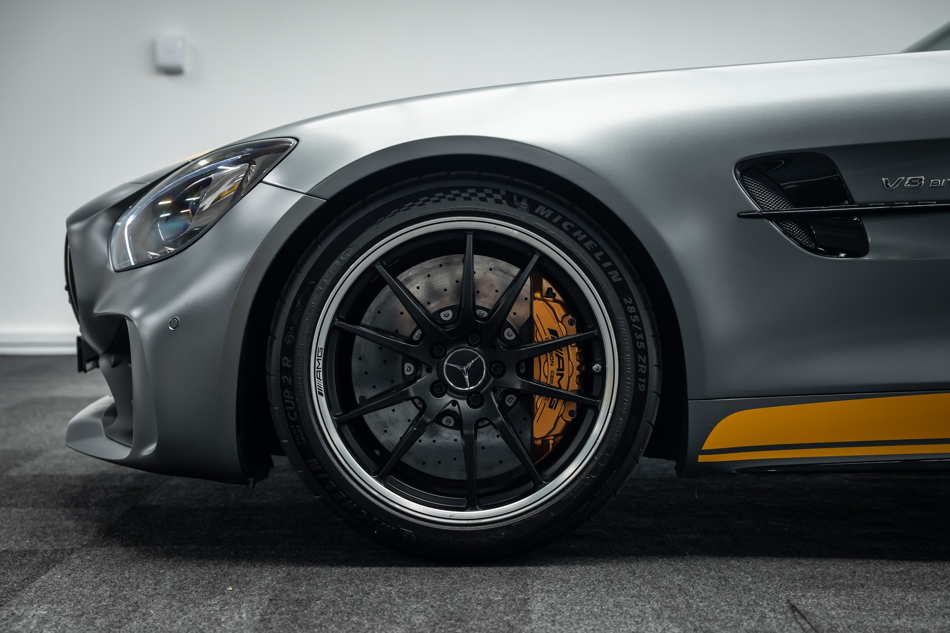 MERCEDES-BENZ * AMG GT R * MONSTER IN DESIGNO GRAU MATT & SCHALENSITZEN * OHNE OPF * LEASING AB 725.- *-showroom-element-1