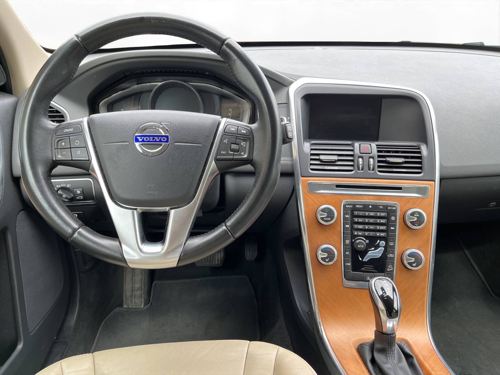 VOLVO XC60 D4 AWD Summum Geartronic-image-10
