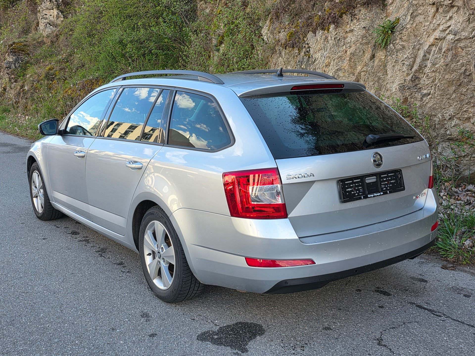 SKODA Octavia Combi 1.8 TSI Elegance 4x4 DSG-image-2