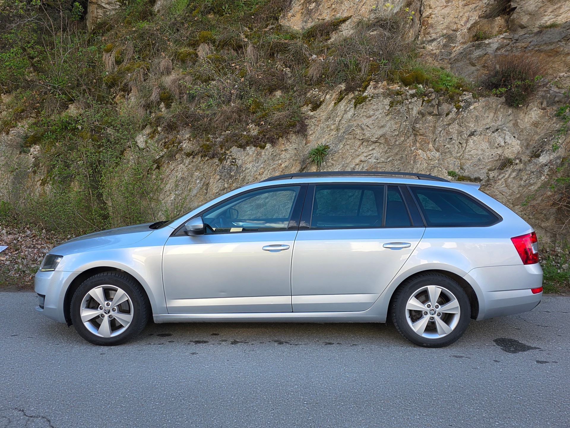 SKODA Octavia Combi 1.8 TSI Elegance 4x4 DSG-image-1