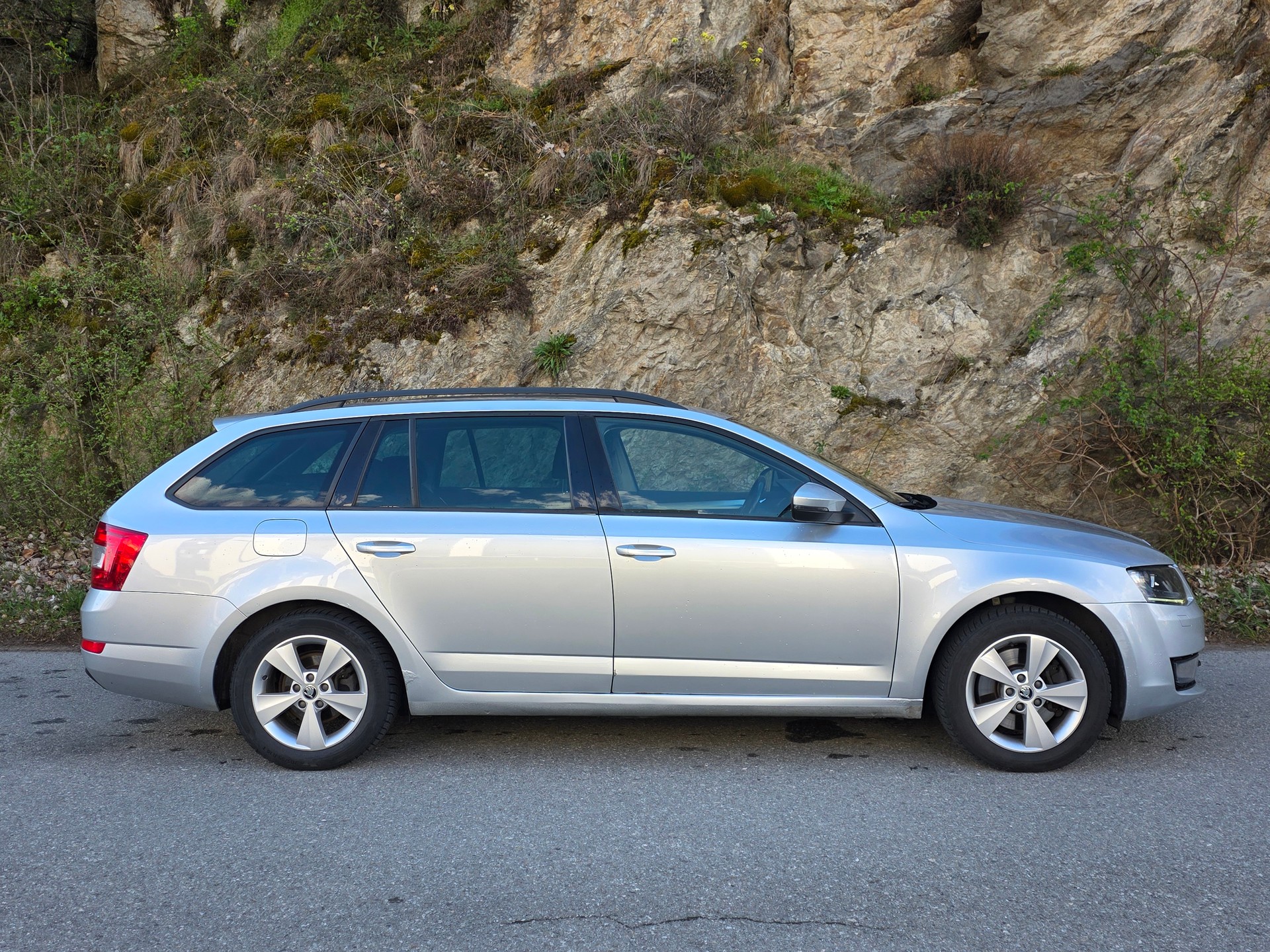 SKODA Octavia Combi 1.8 TSI Elegance 4x4 DSG-image-4