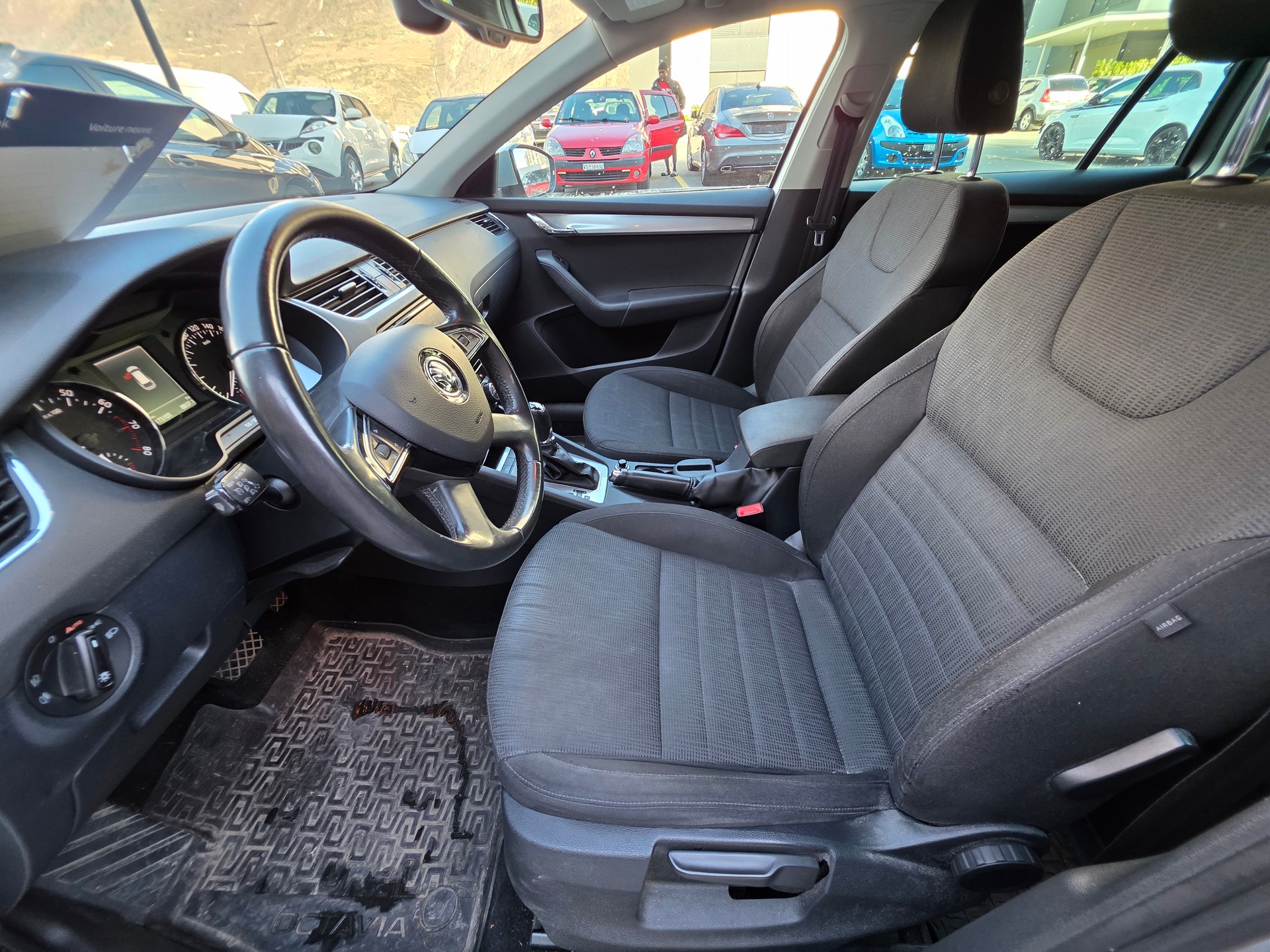 SKODA Octavia Combi 1.8 TSI Elegance 4x4 DSG-image-7