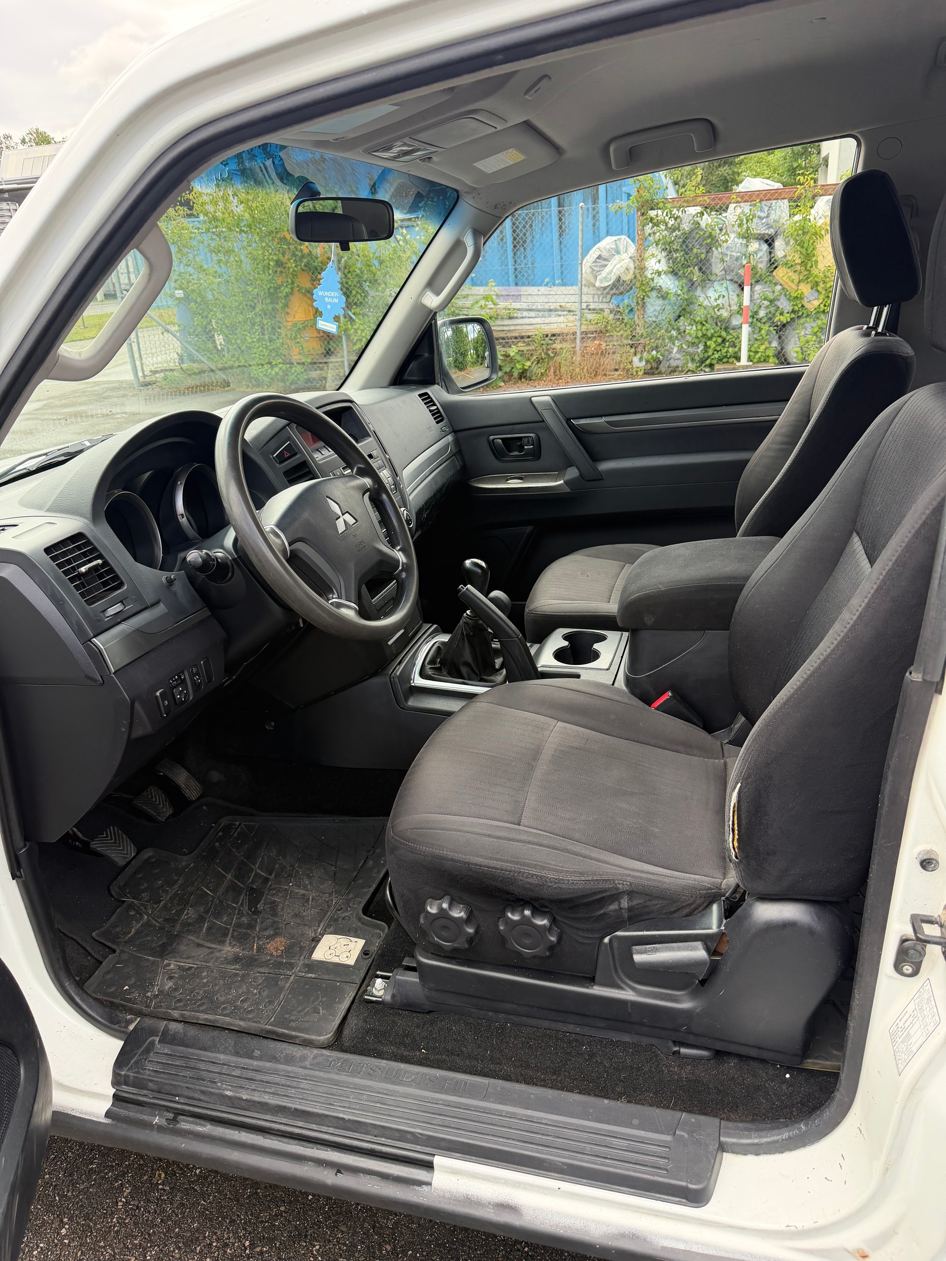 MITSUBISHI Pajero 3.2 DI-D Super Jubilé-image-6