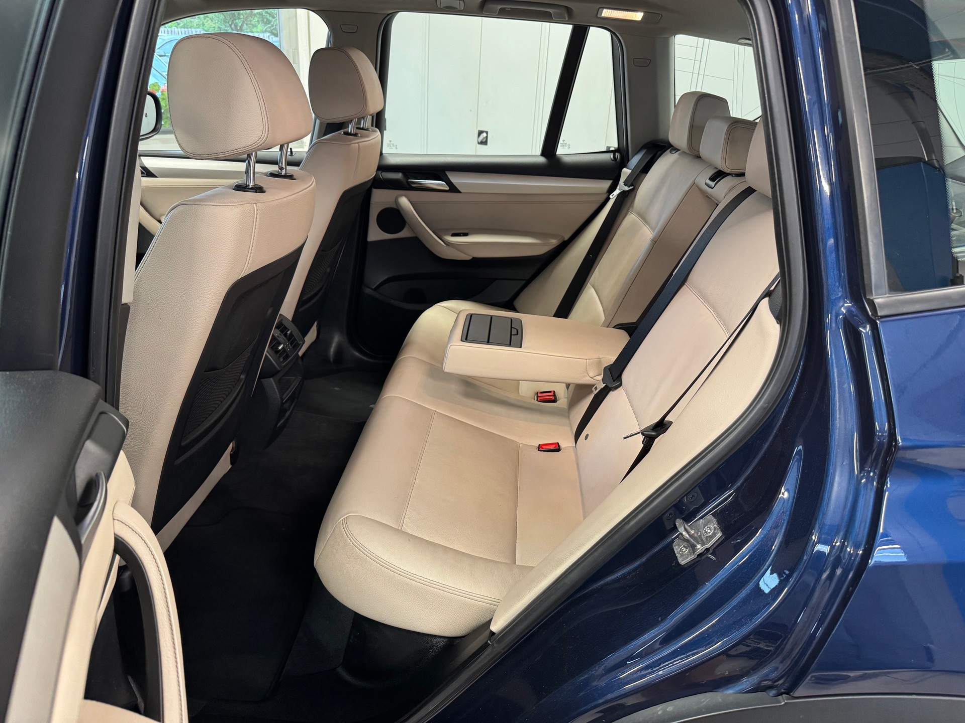 BMW X3 xDrive 20i Steptronic-image-12