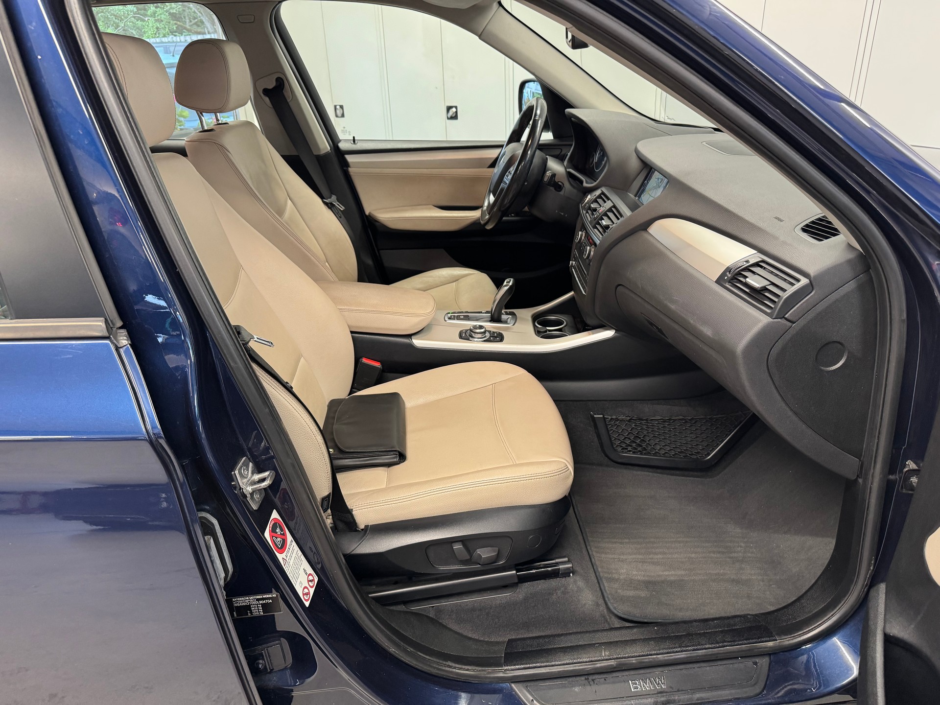 BMW X3 xDrive 20i Steptronic-image-10