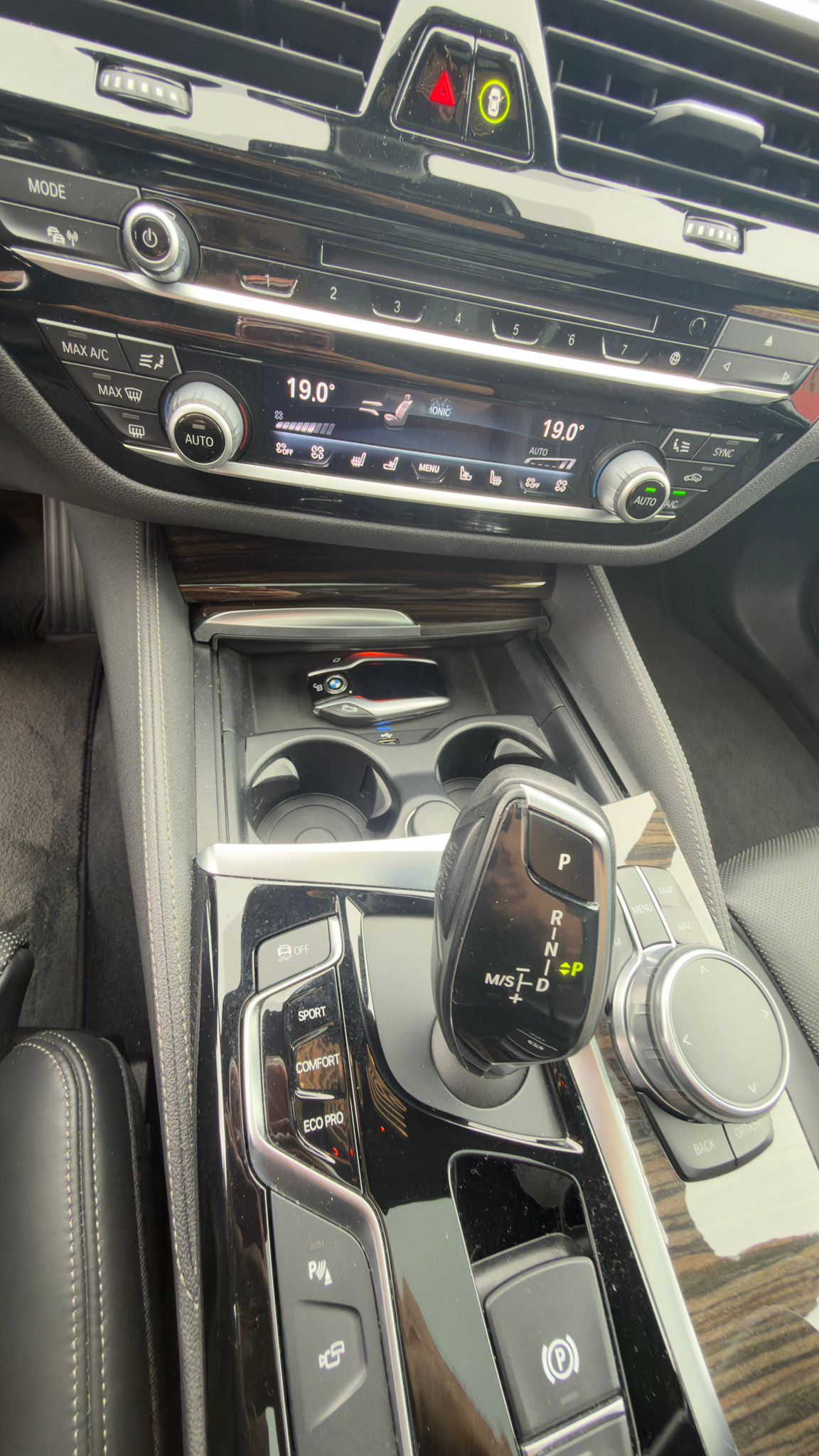 BMW 540d xDrive Touring Luxury Line Steptronic-image-13
