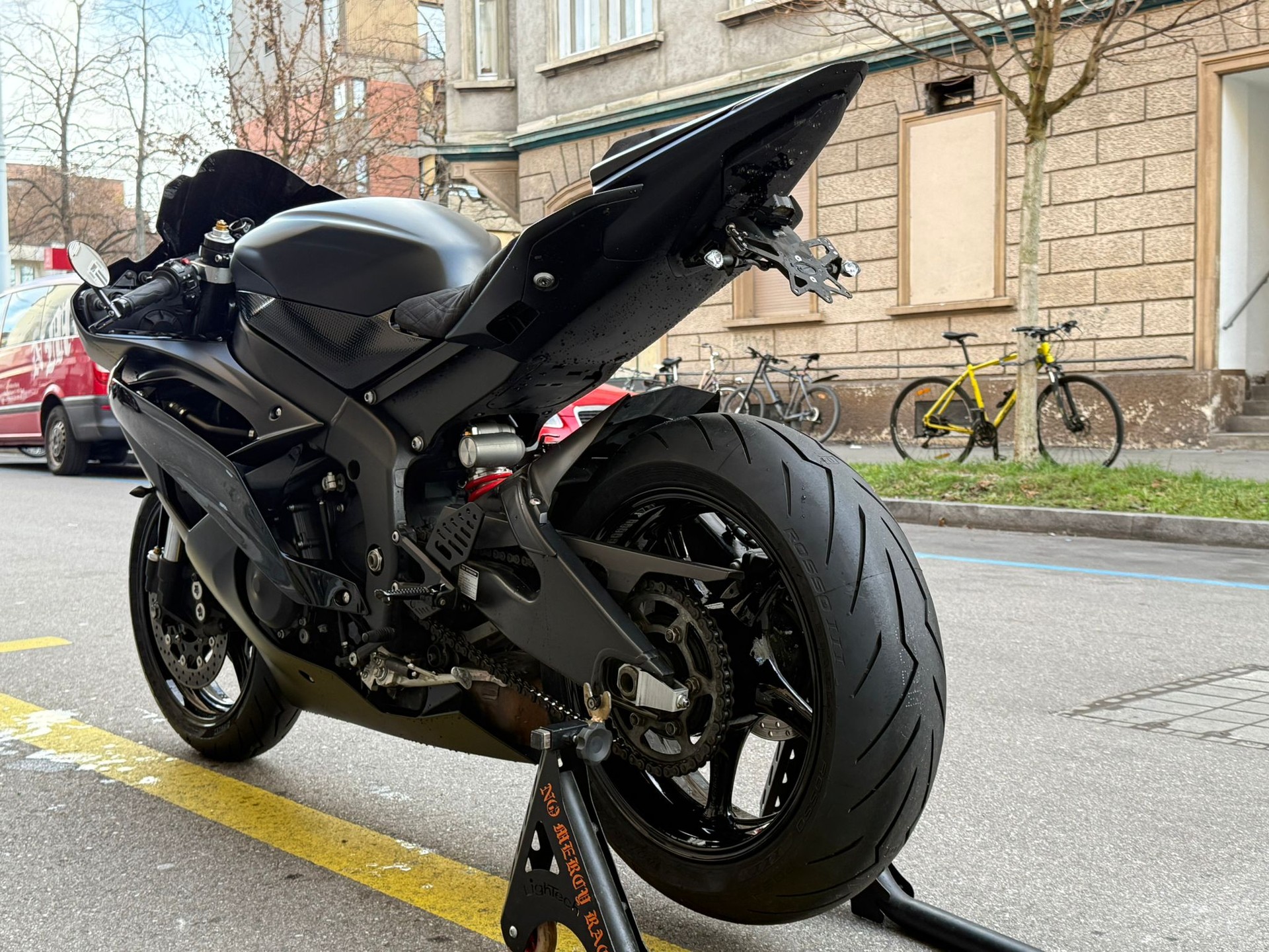 YAMAHA YZF-R6-image-6