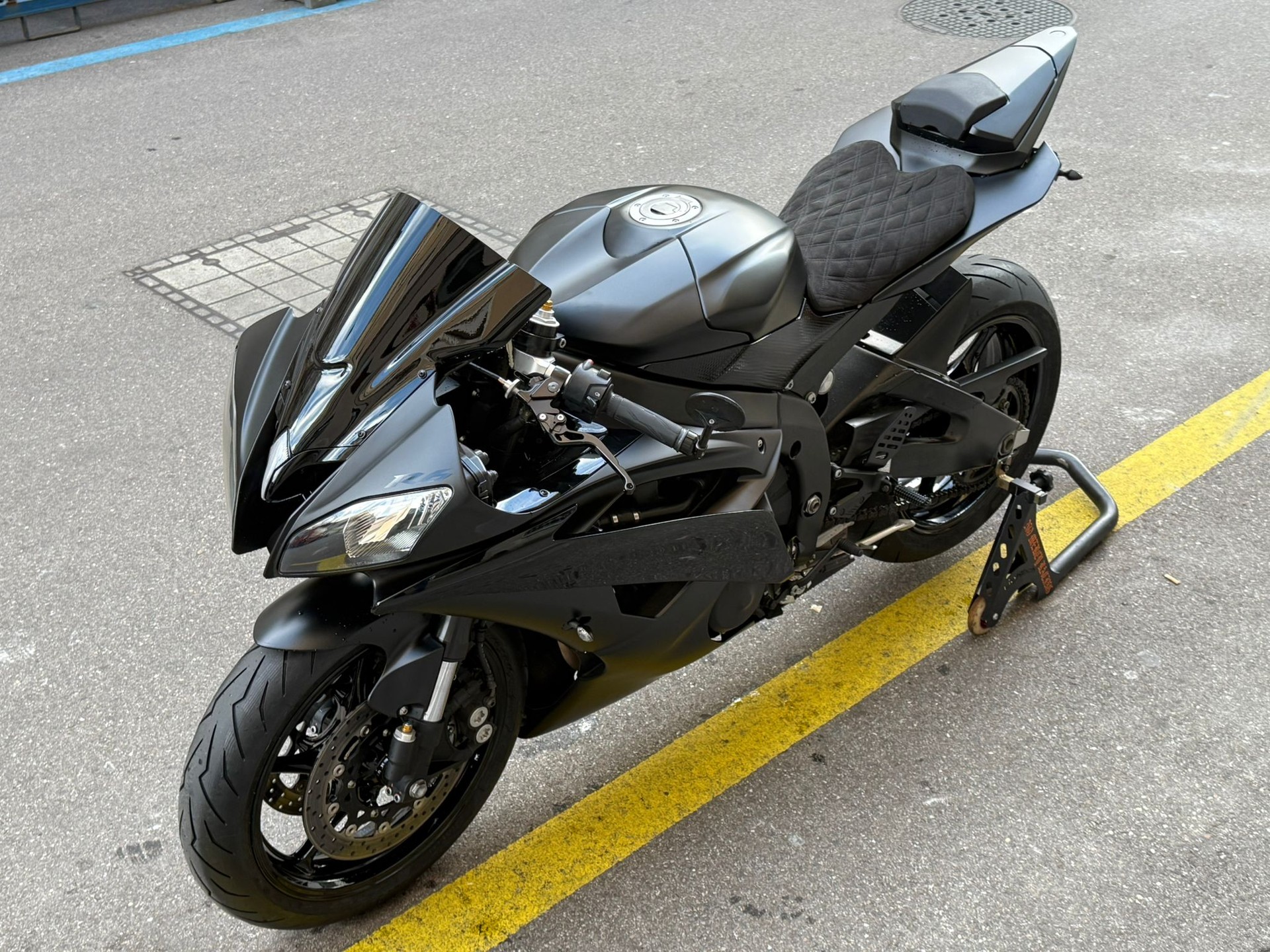 YAMAHA YZF-R6-image-2