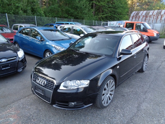 AUDI A4 Avant 2.0 TDI quattro SLine-image-11