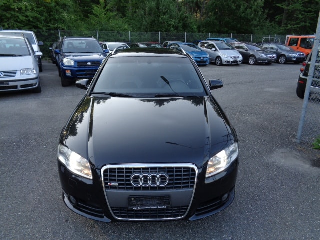 AUDI A4 Avant 2.0 TDI quattro SLine-image-1