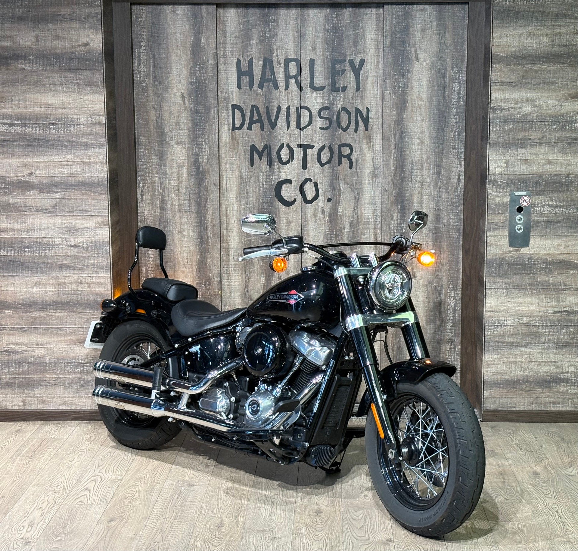 HARLEY-DAVIDSON FLSL Softail Slim 107-image-1
