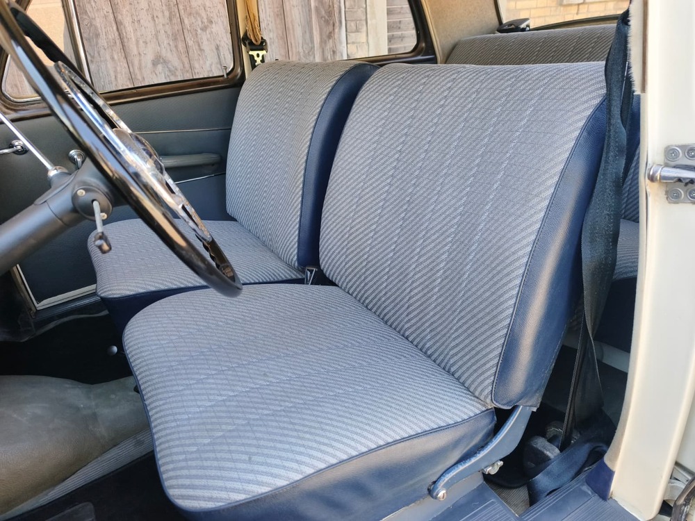 MERCEDES-BENZ 219-image-4