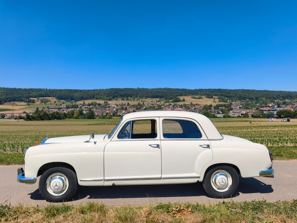 MERCEDES-BENZ 219-image-2