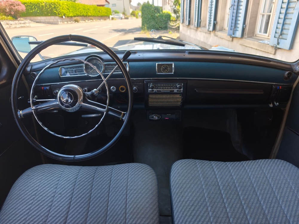 MERCEDES-BENZ 219-image-8