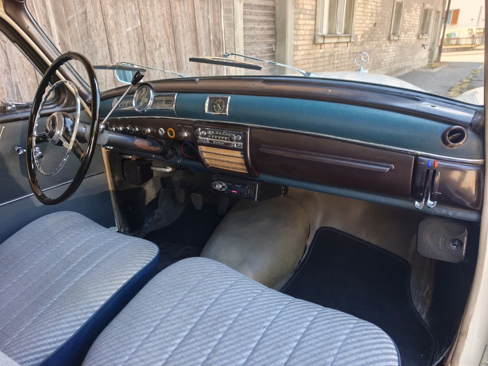 MERCEDES-BENZ 219-image-10