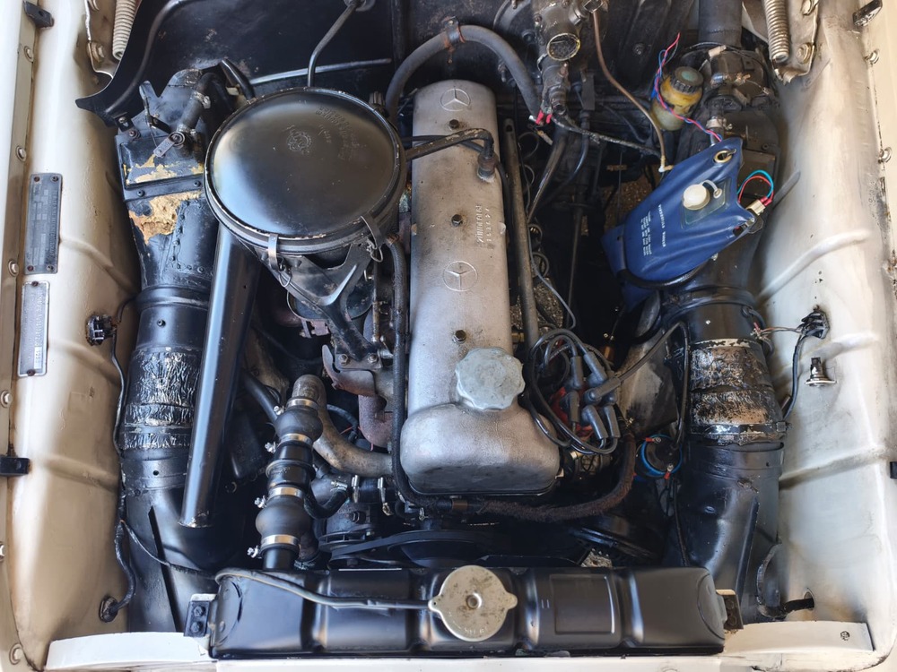 MERCEDES-BENZ 219-image-12