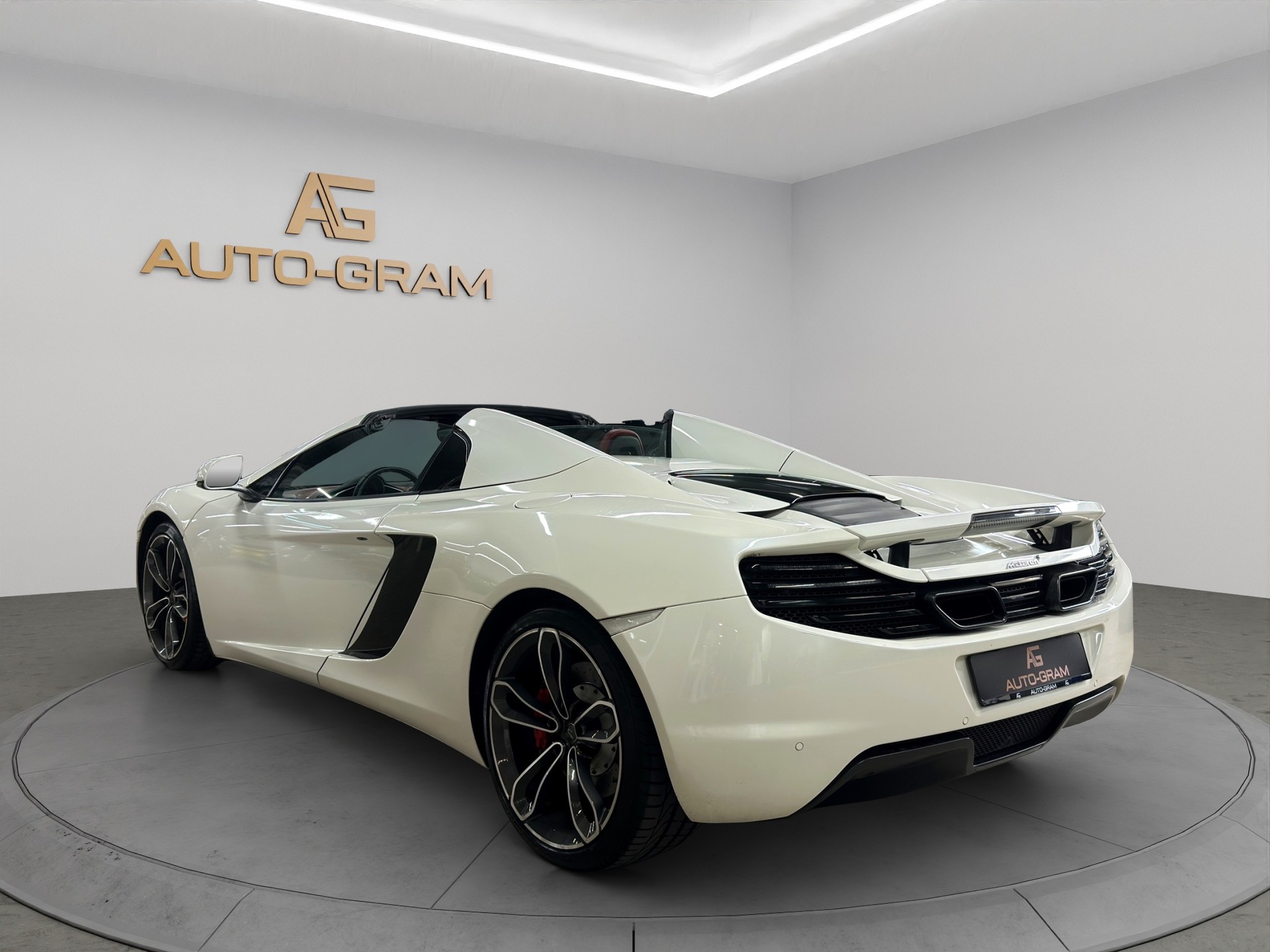 McLAREN MP4-12C Spider 3.8 V8 SSG-showroom-element-2