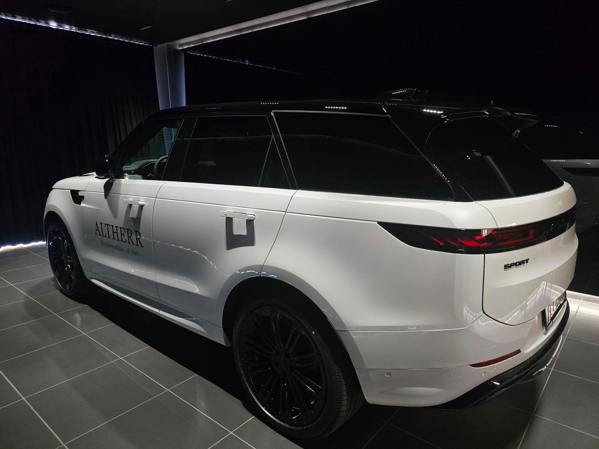 LAND ROVER Range Rover Sport 3.0 I6 350 Autobiography-showroom-element-1