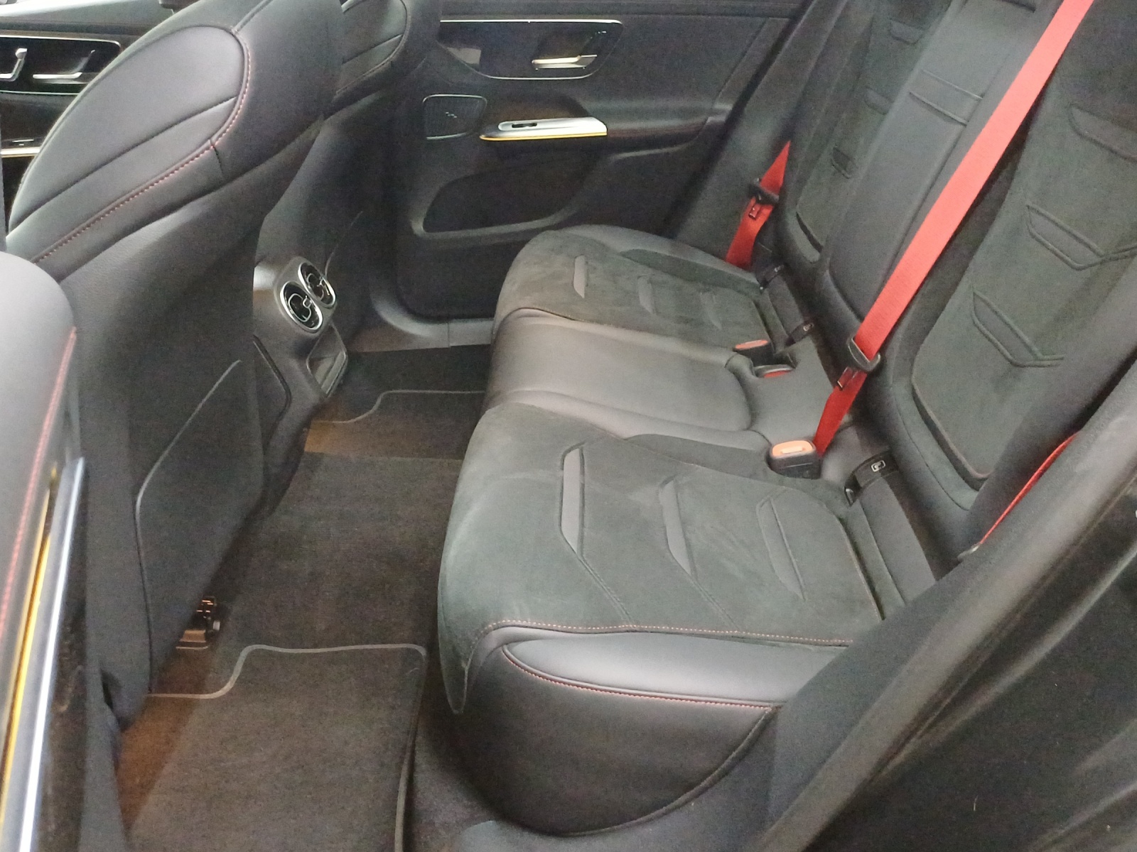 MERCEDES-BENZ GLC 43 AMG Executive Edition 4Matic 9G-Tronic-image-11
