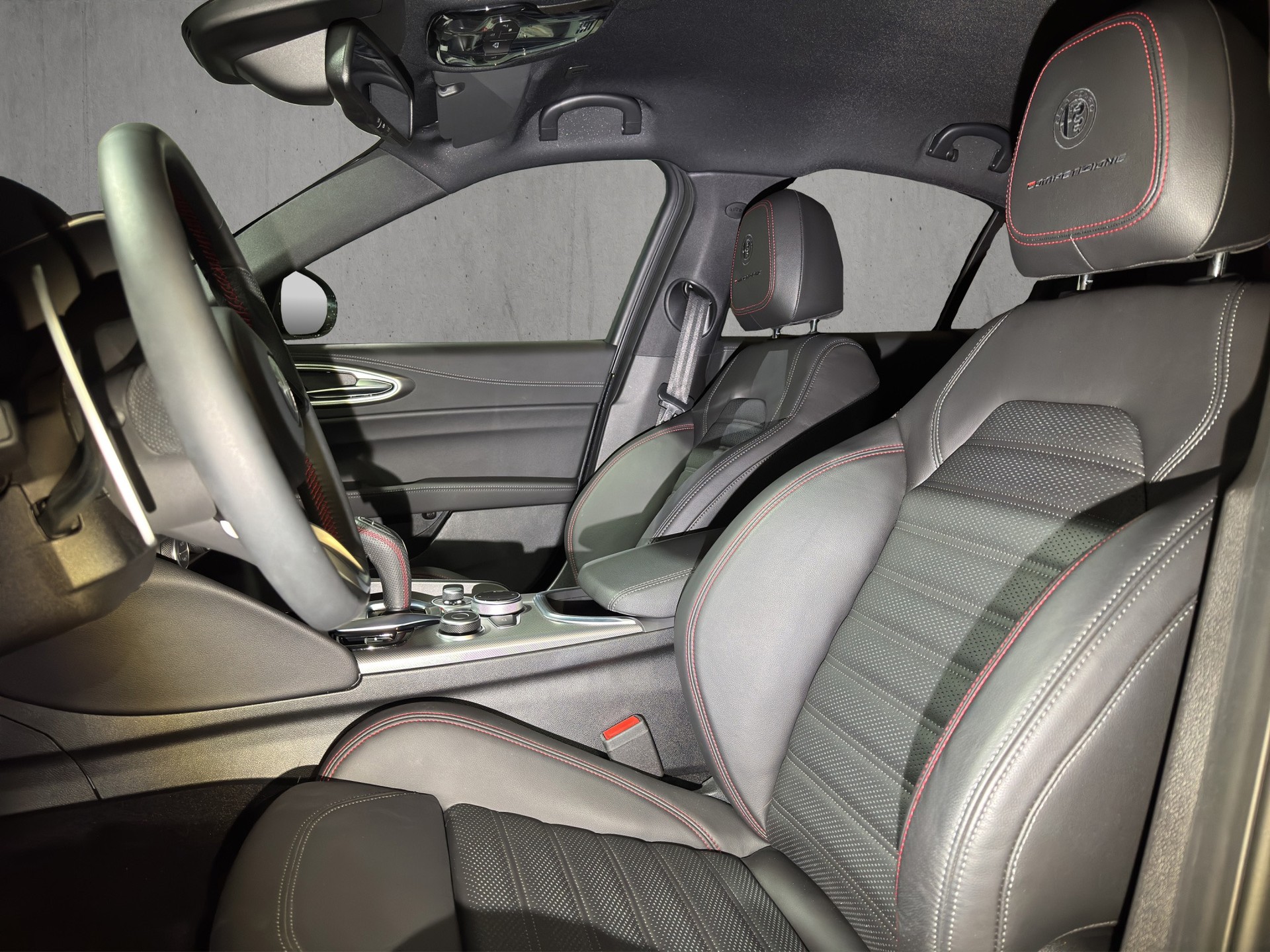 ALFA ROMEO Giulia 2.0 Competizione Q4 AT8 "ADAS Pack"-image-7
