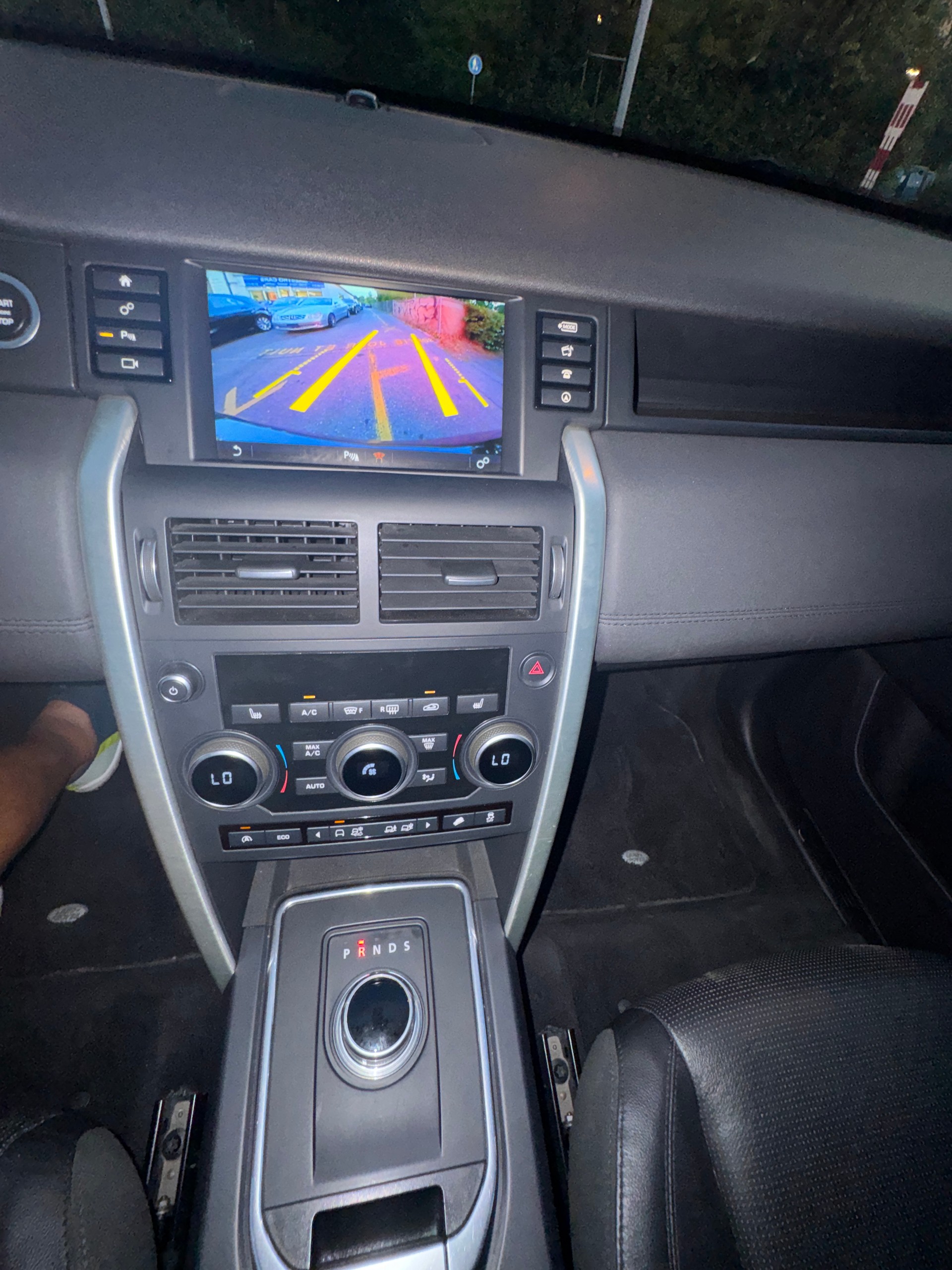 LAND ROVER Discovery Sport 2.0 Si4 HSE Luxury AT9-image-13
