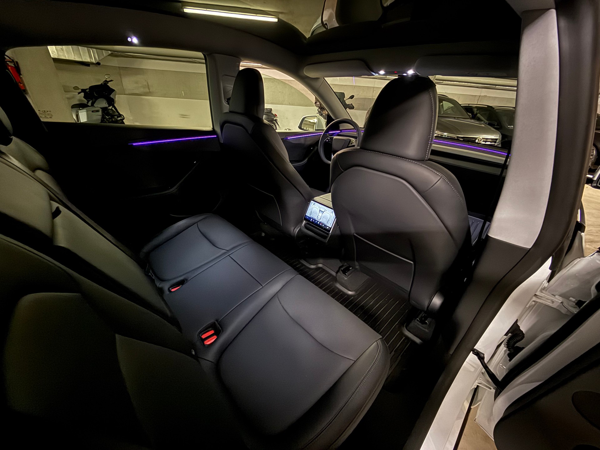 TESLA Long Range AWD-image-5